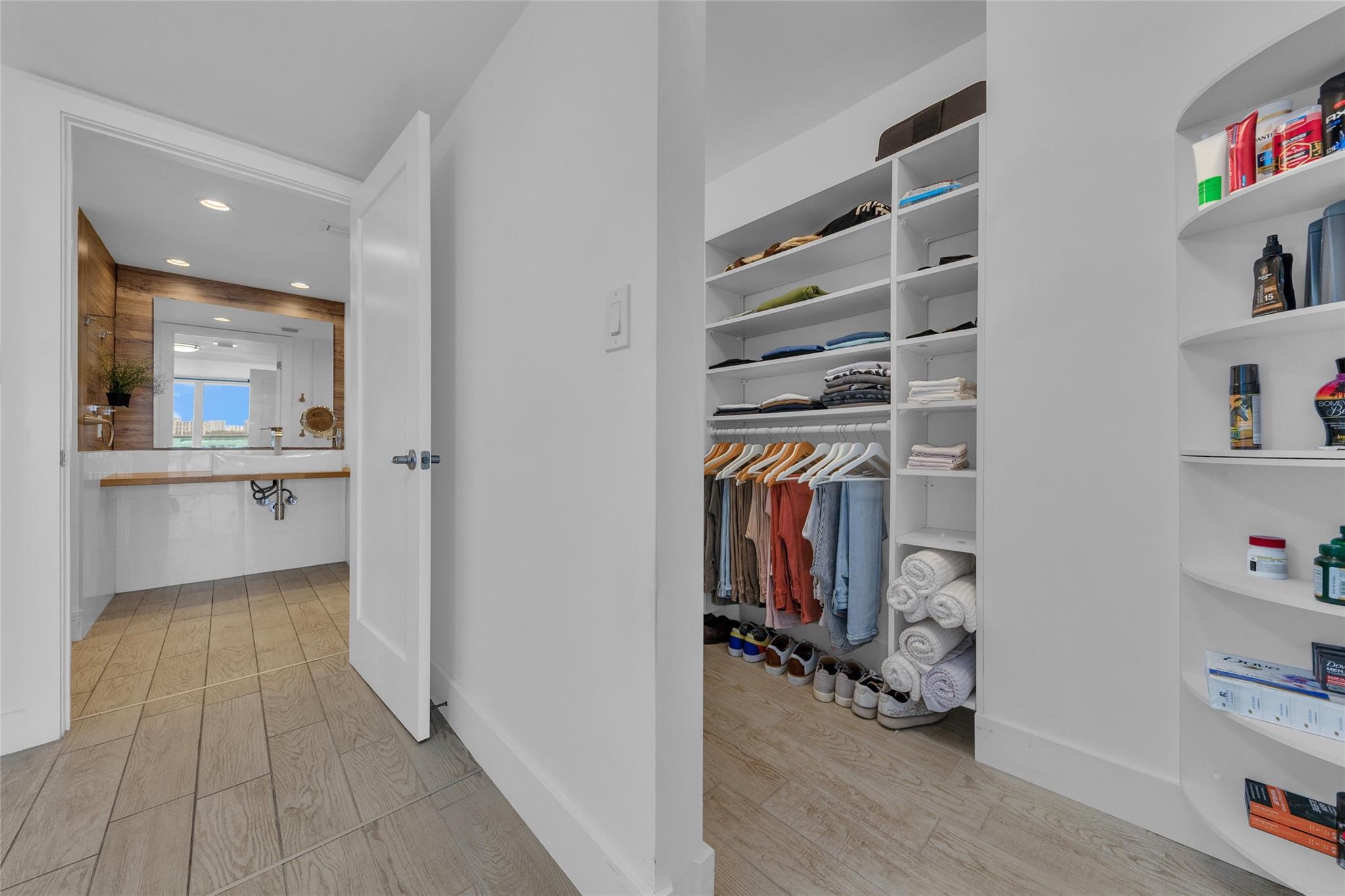 2100 S Ocean Ln 709 Property Photo 21