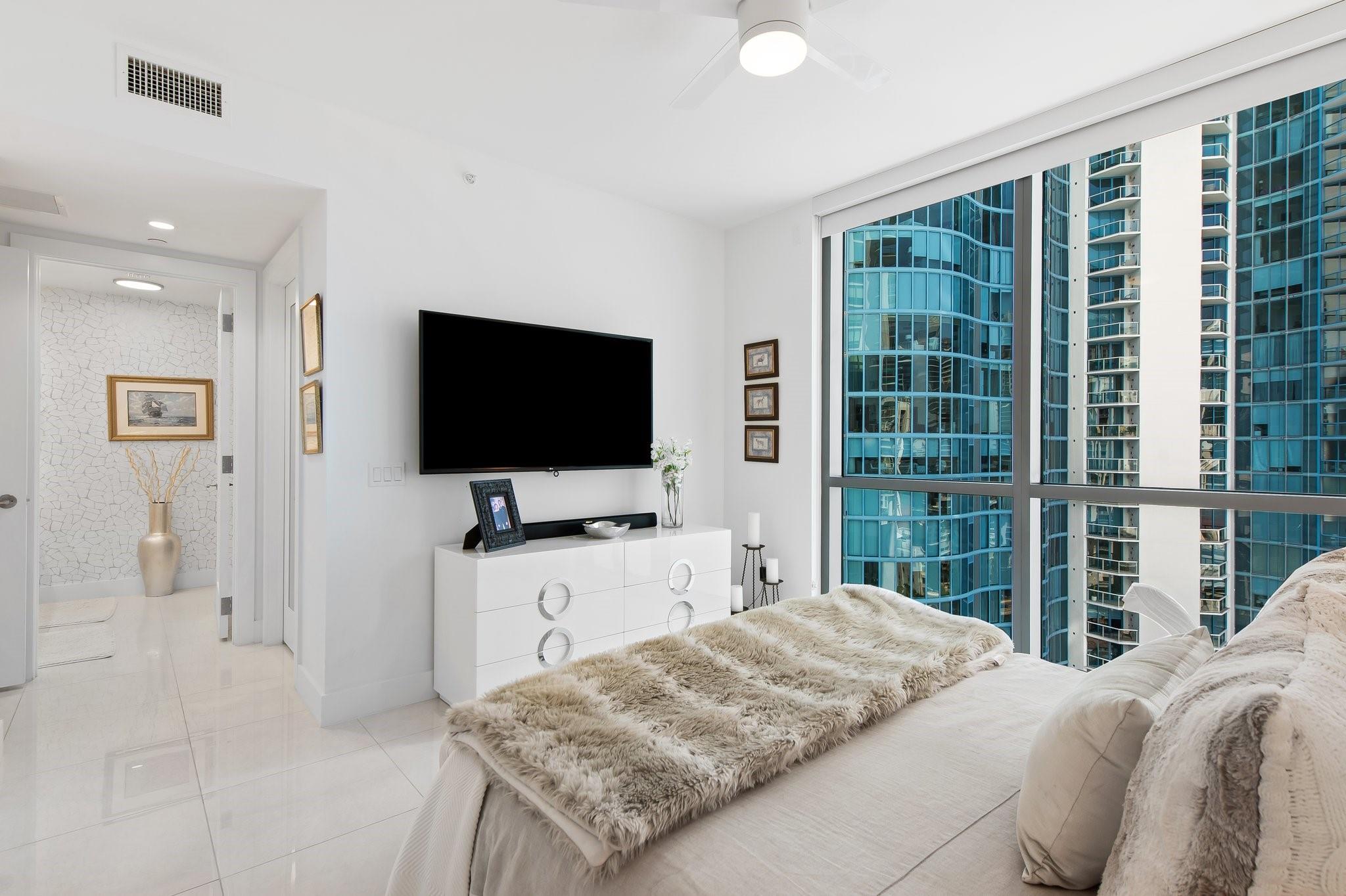 100 E Las Olas Blvd 1901 Property Photo 24
