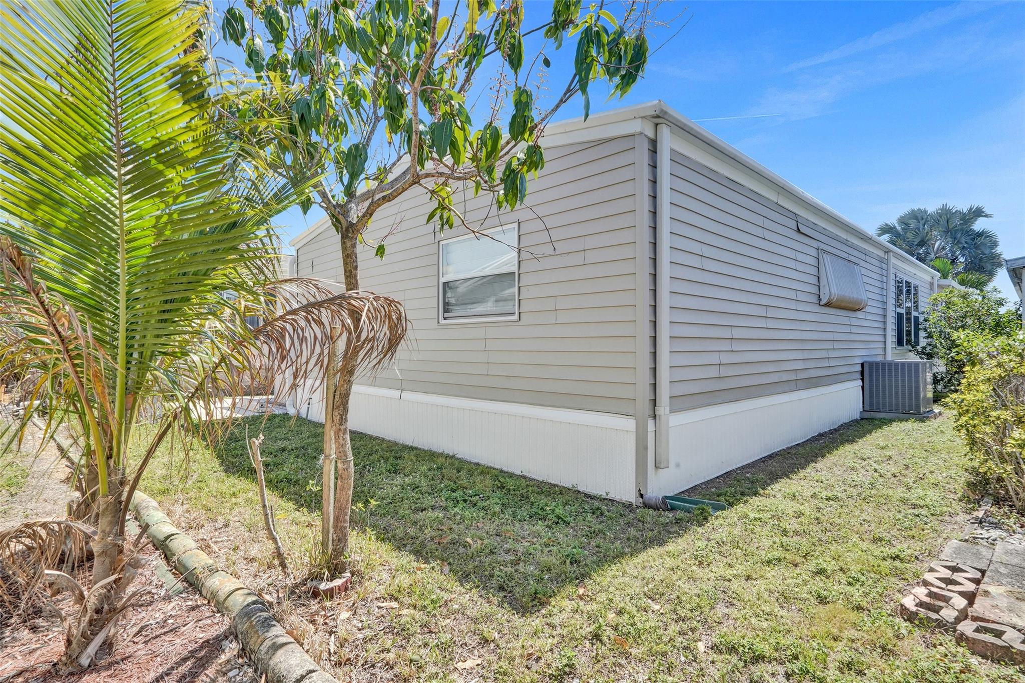 3221 Teakwood Ln Property Photo 12