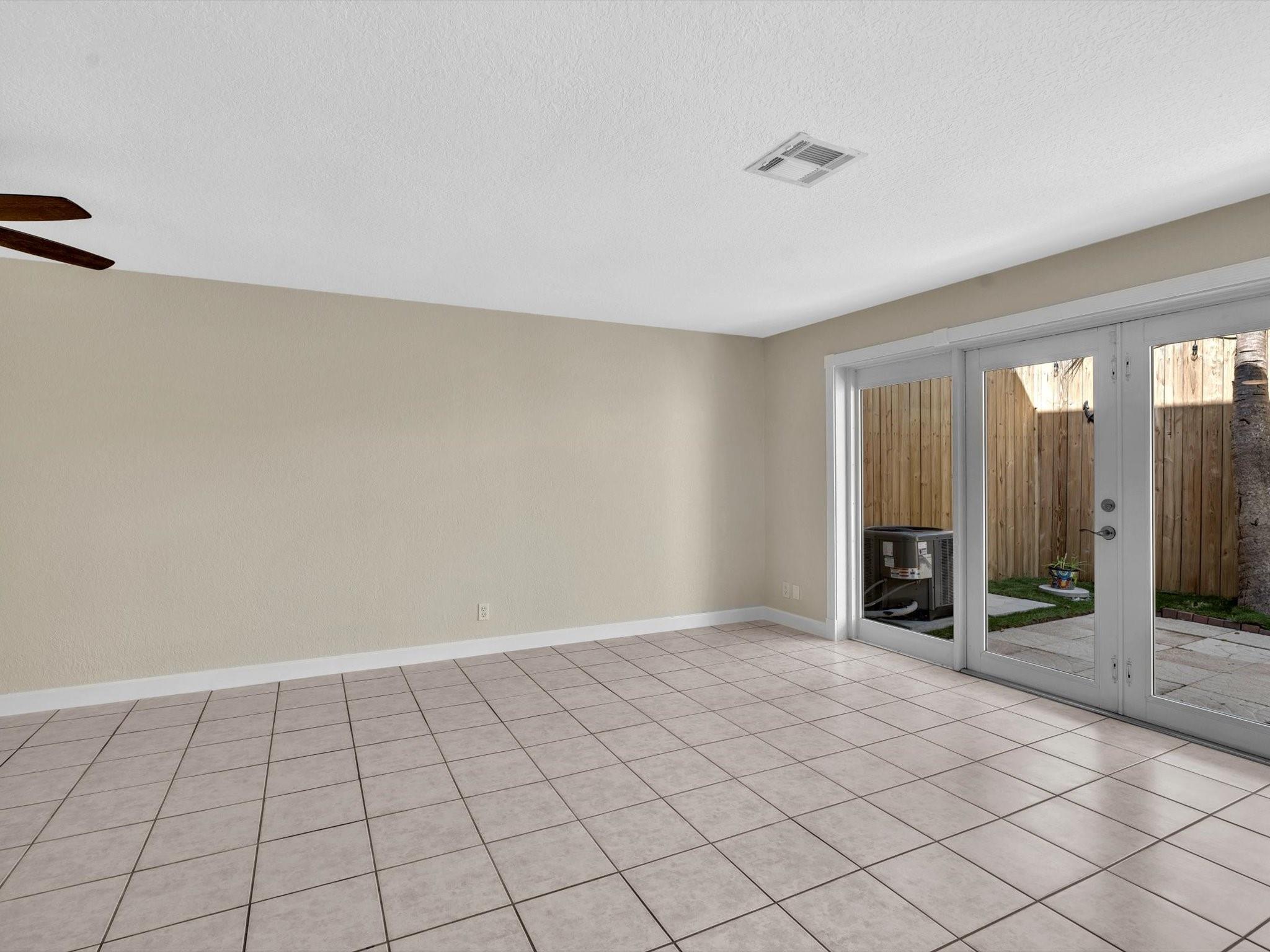 499 Se 13th St 8e Property Photo 12