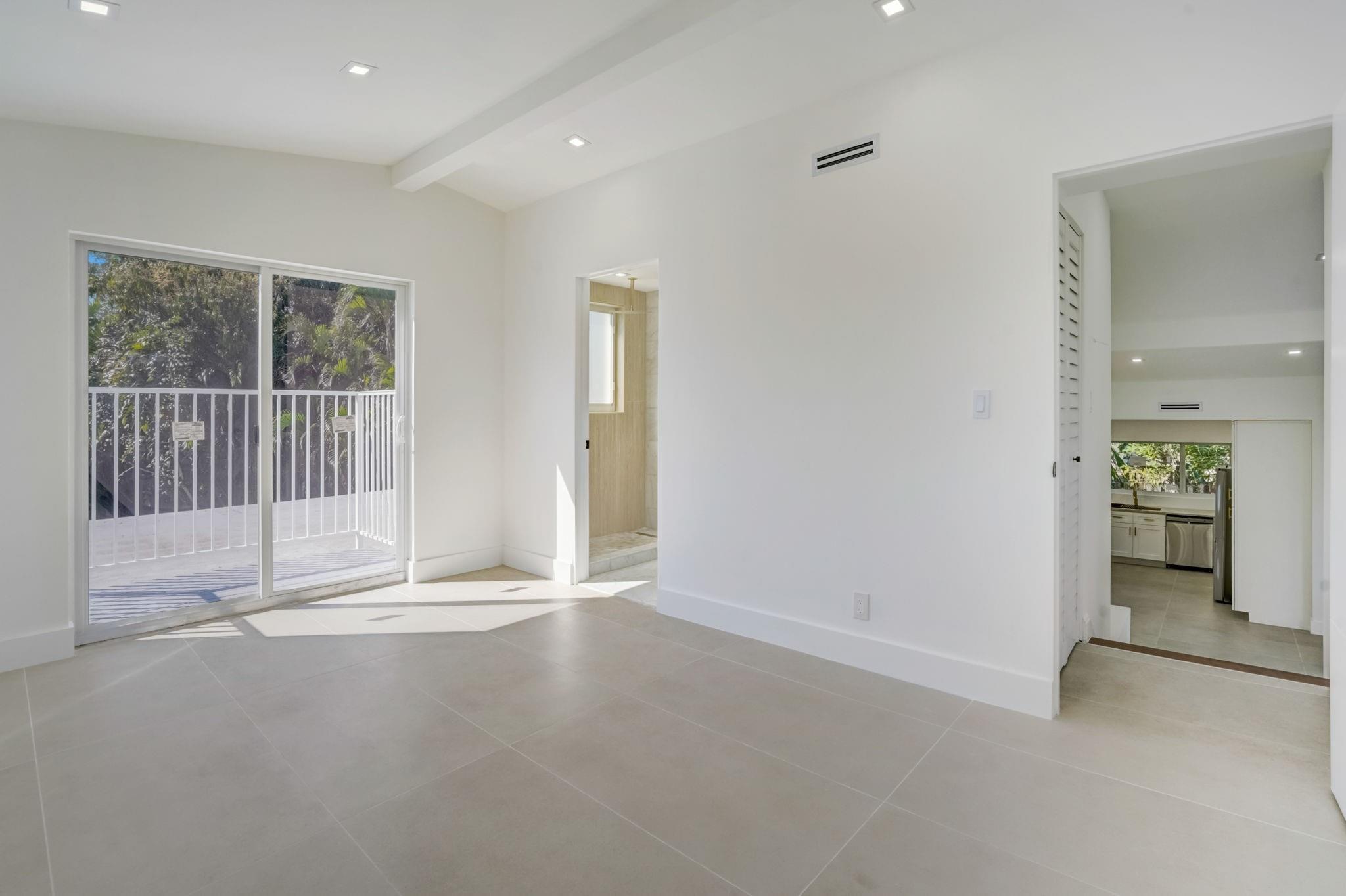 2407 Sugarloaf Ln Property Photo 7