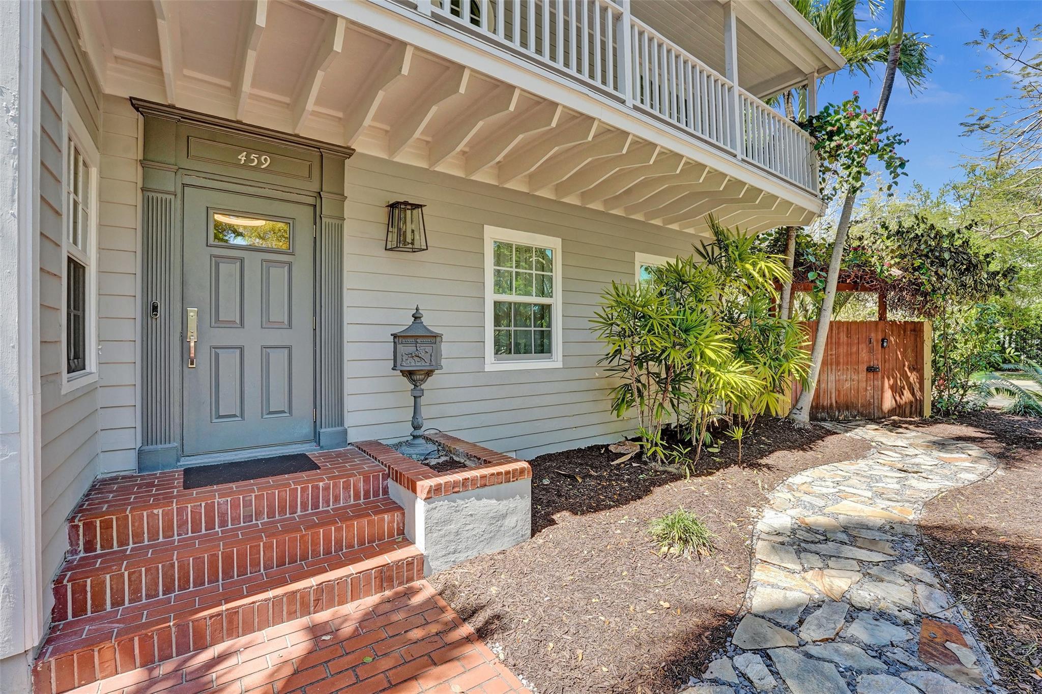 459 Ne 15th Ave Property Photo 2