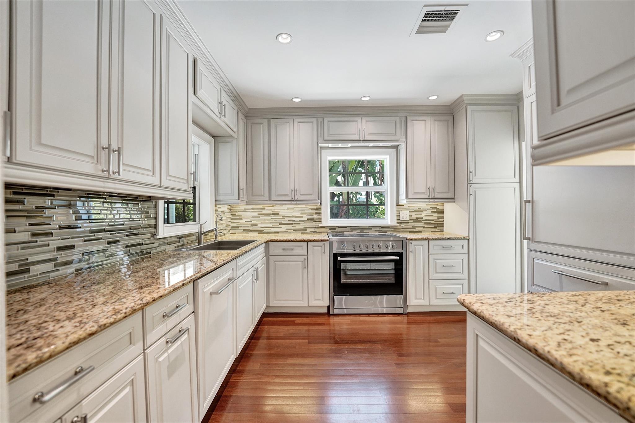 459 Ne 15th Ave Property Photo 11