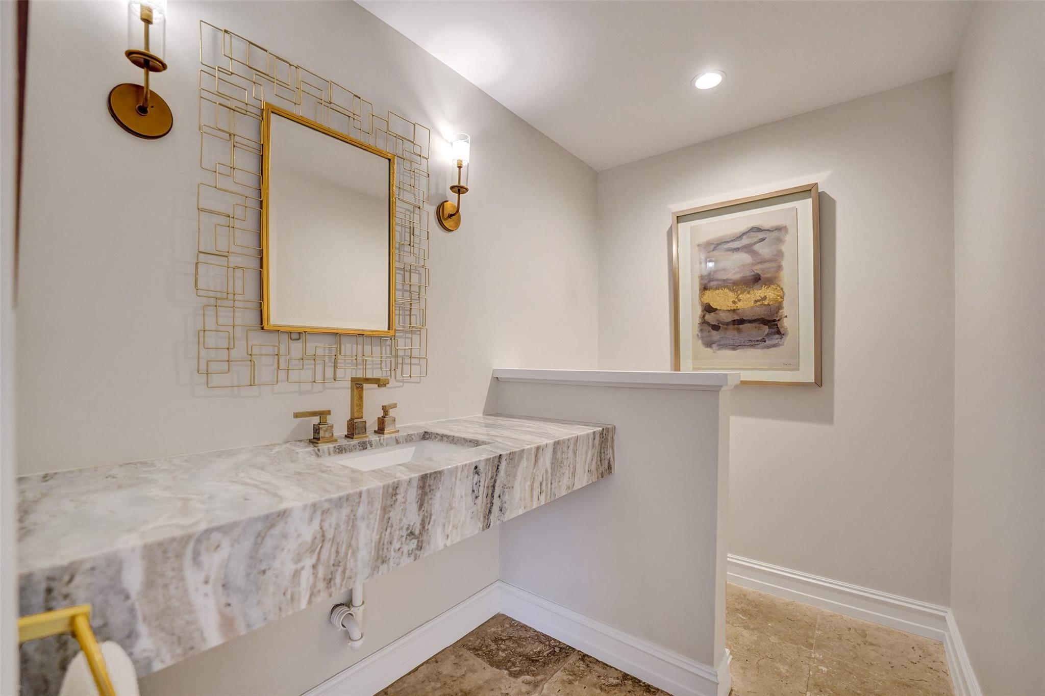 459 Ne 15th Ave Property Photo 18