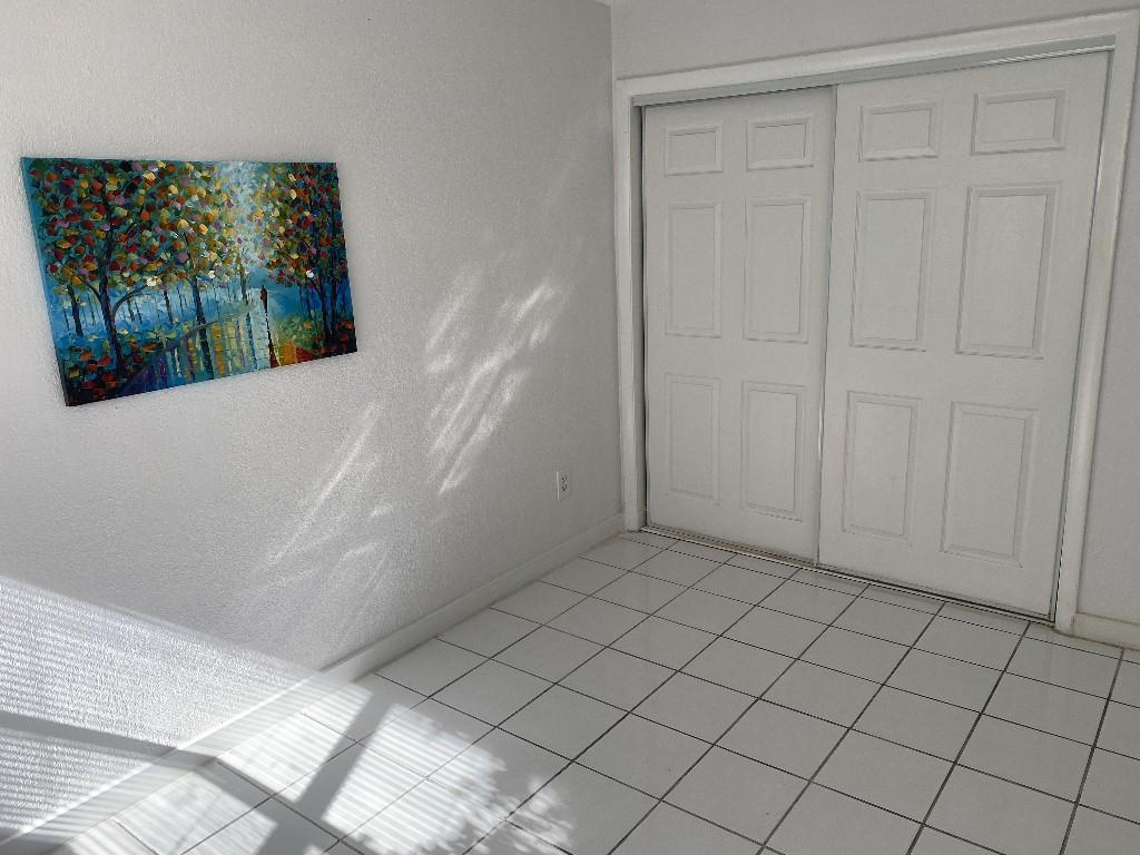 4717 Sw 33rd Ave 102 Property Photo 3