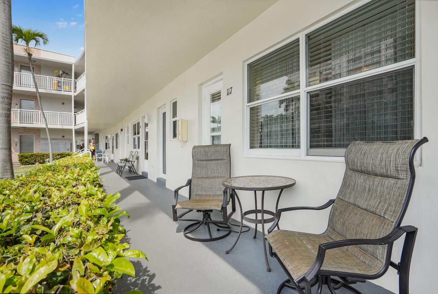 3127 S Ocean Dr 117 Property Photo 1