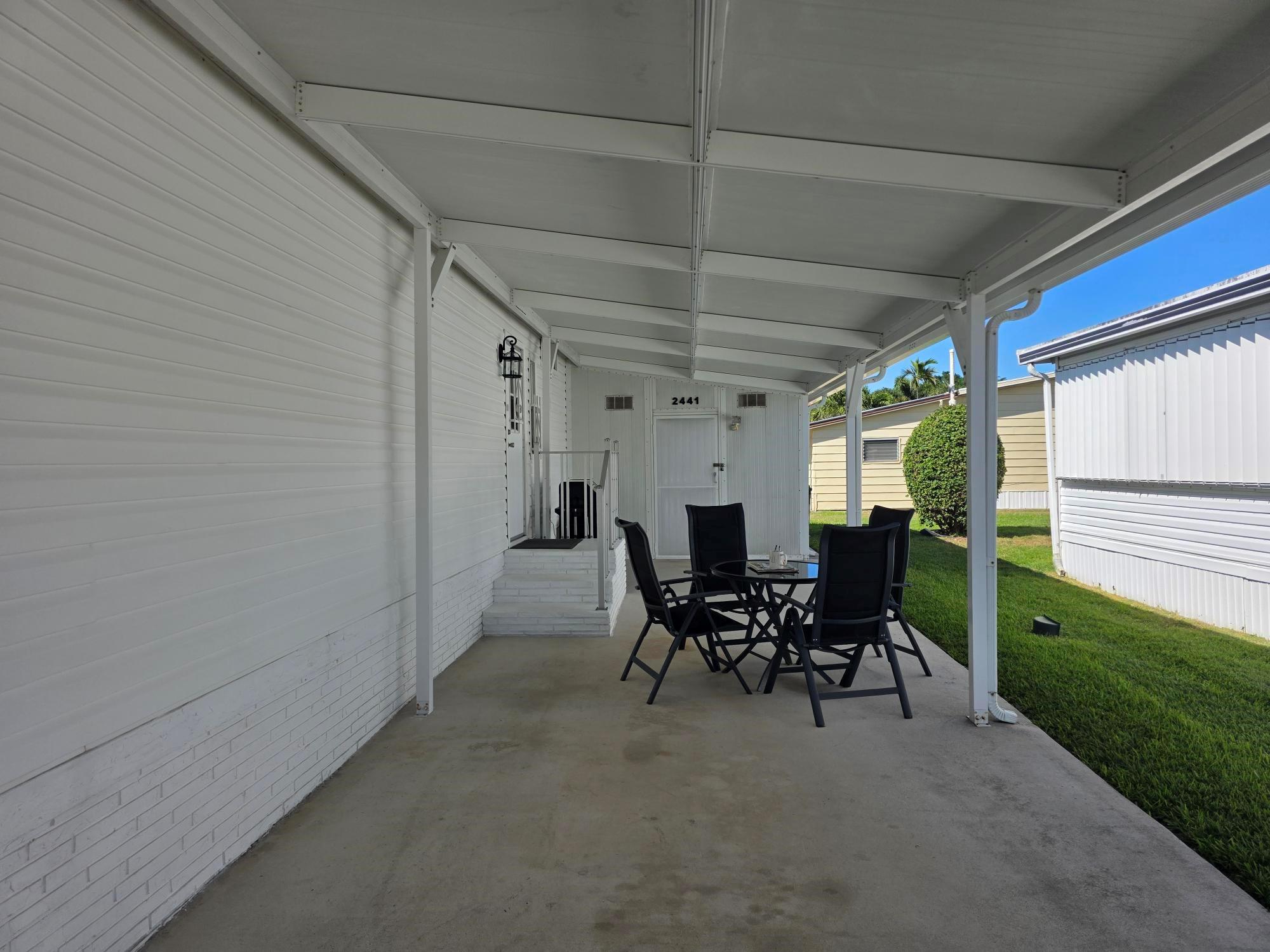 2441 Sw 52nd St Property Photo 6