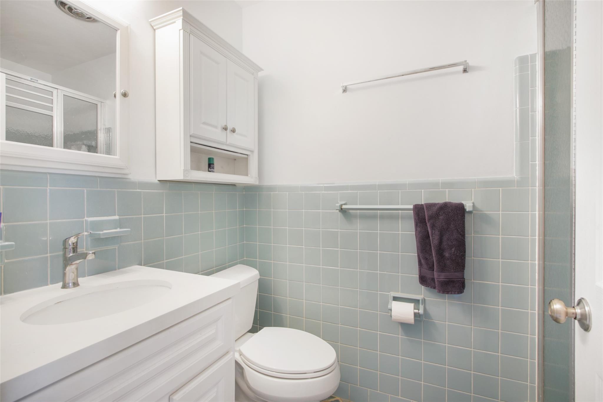 180 Isle Of Venice Dr 222 Property Photo 13