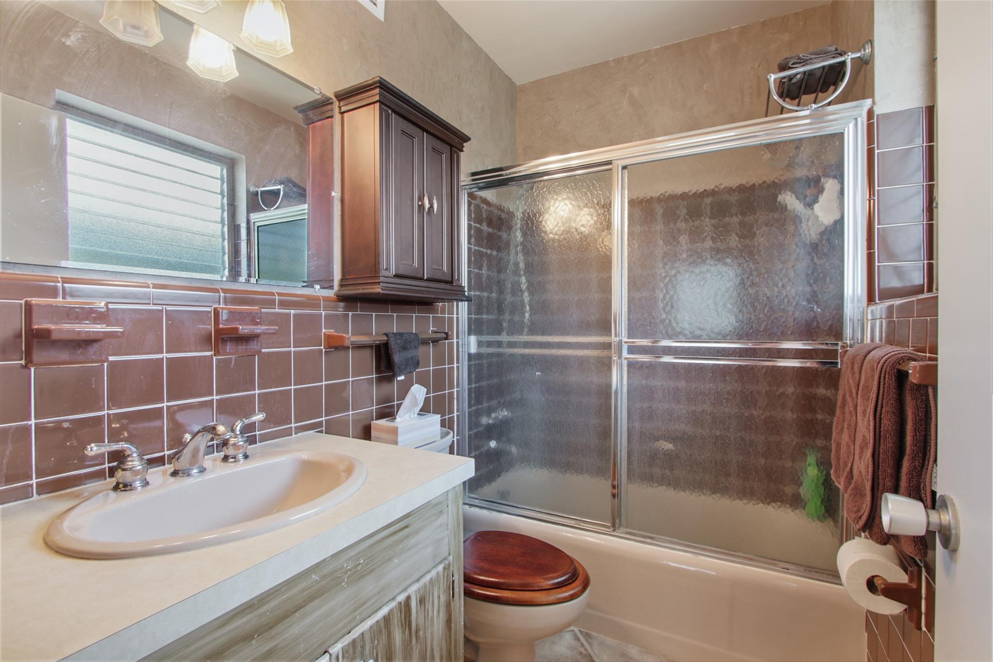 180 Isle Of Venice Dr 222 Property Photo 16