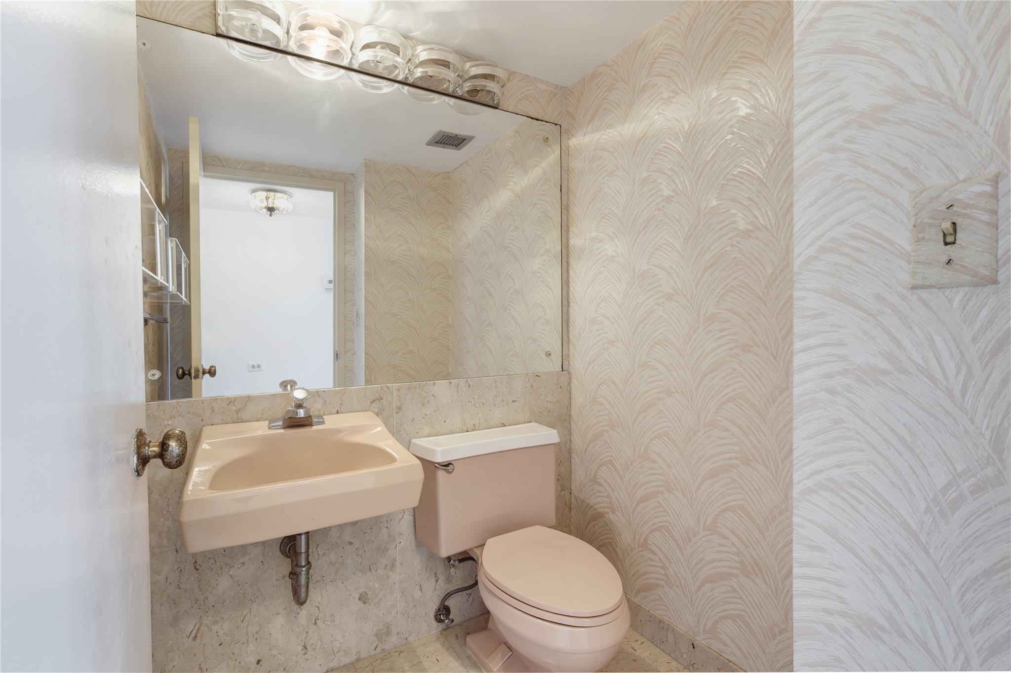 2500 E Las Olas Blvd 406 Property Photo 12