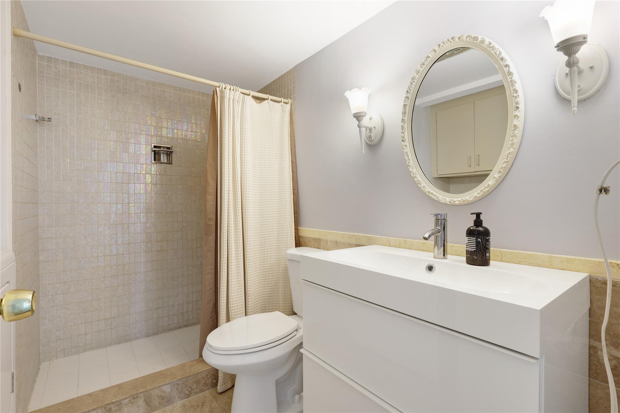 2500 E Las Olas Blvd 406 Property Photo 15