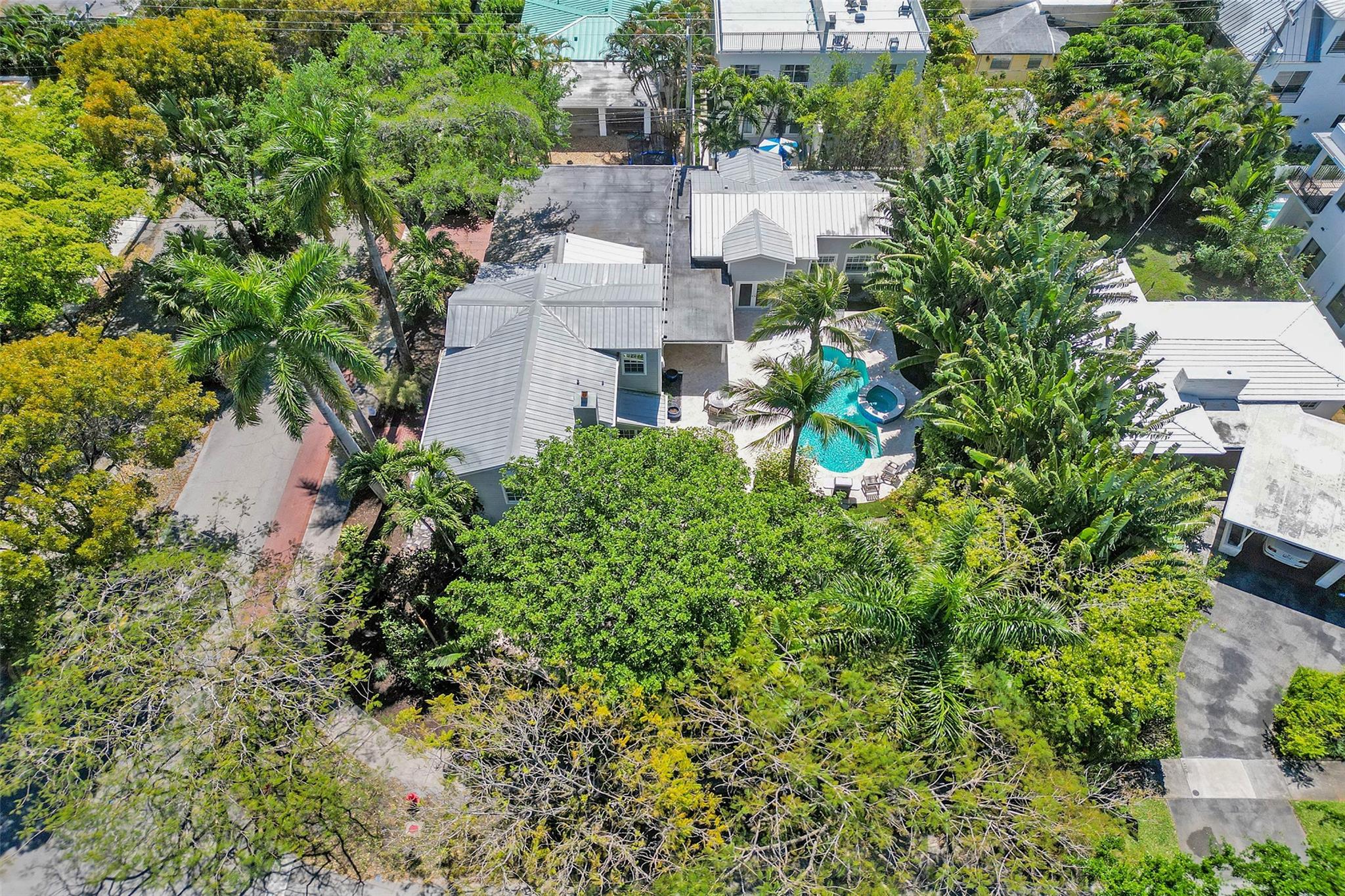 459 Ne 15th Ave Property Photo 5