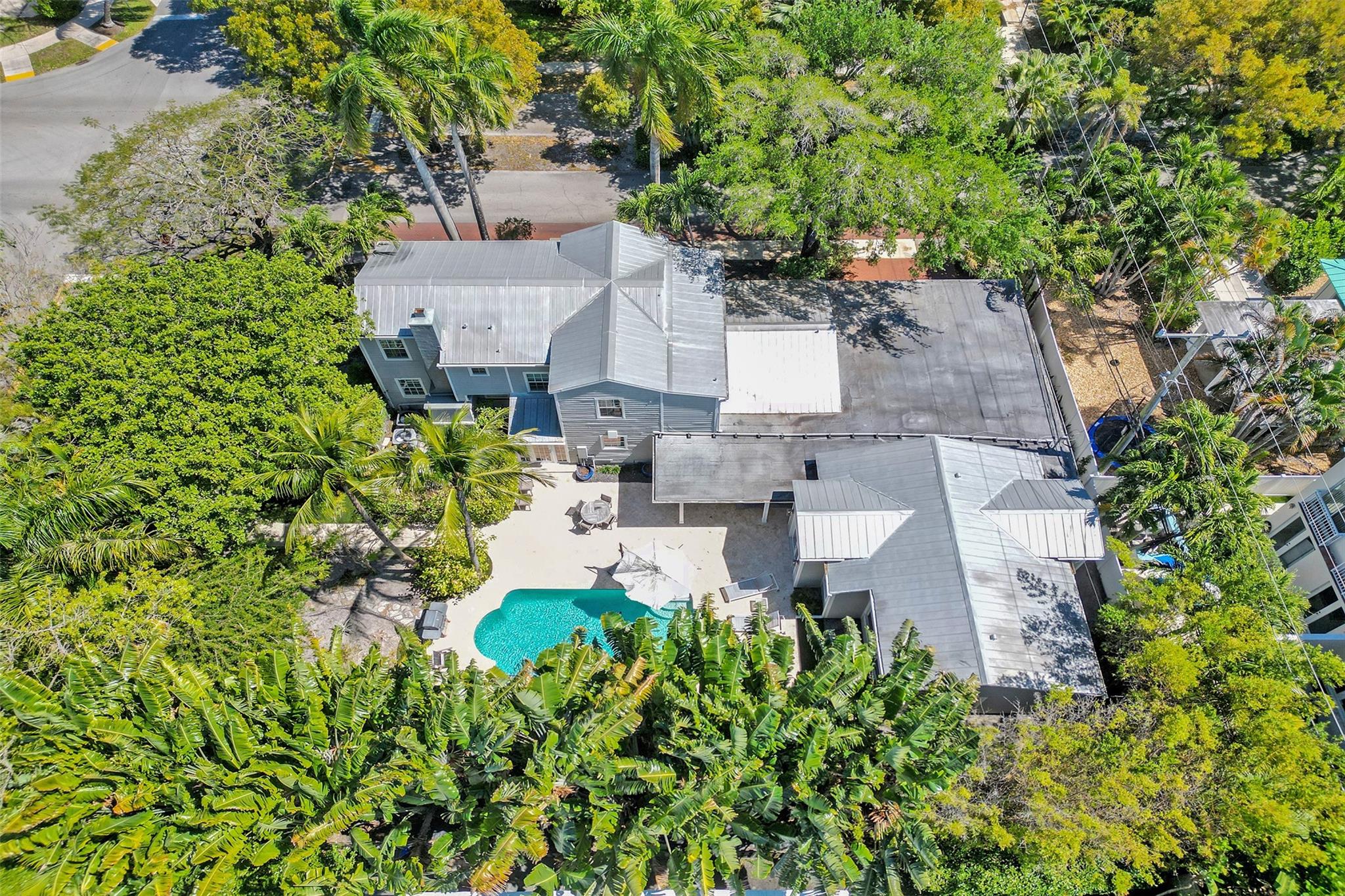 459 Ne 15th Ave Property Photo 6