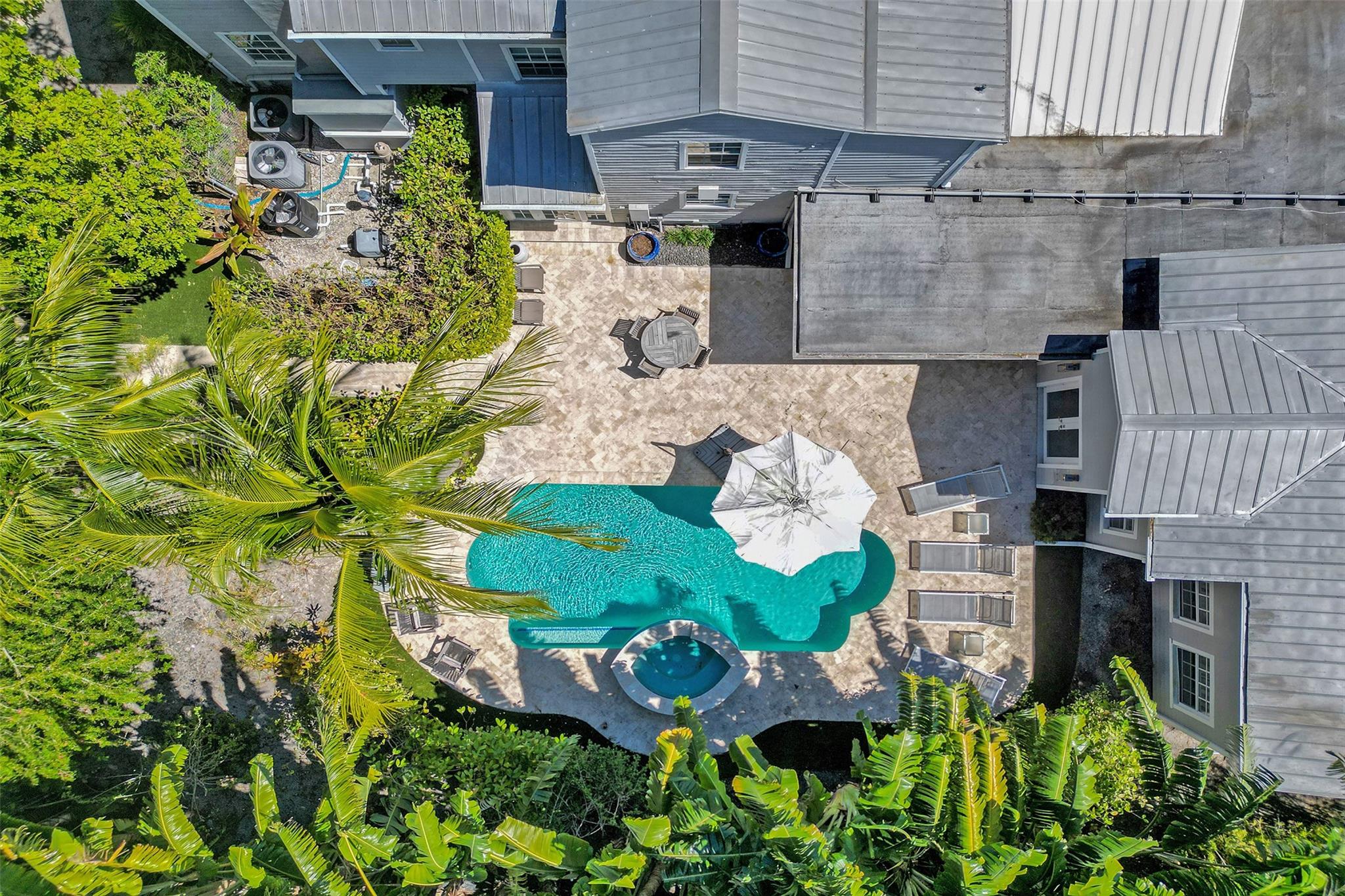 459 Ne 15th Ave Property Photo 9