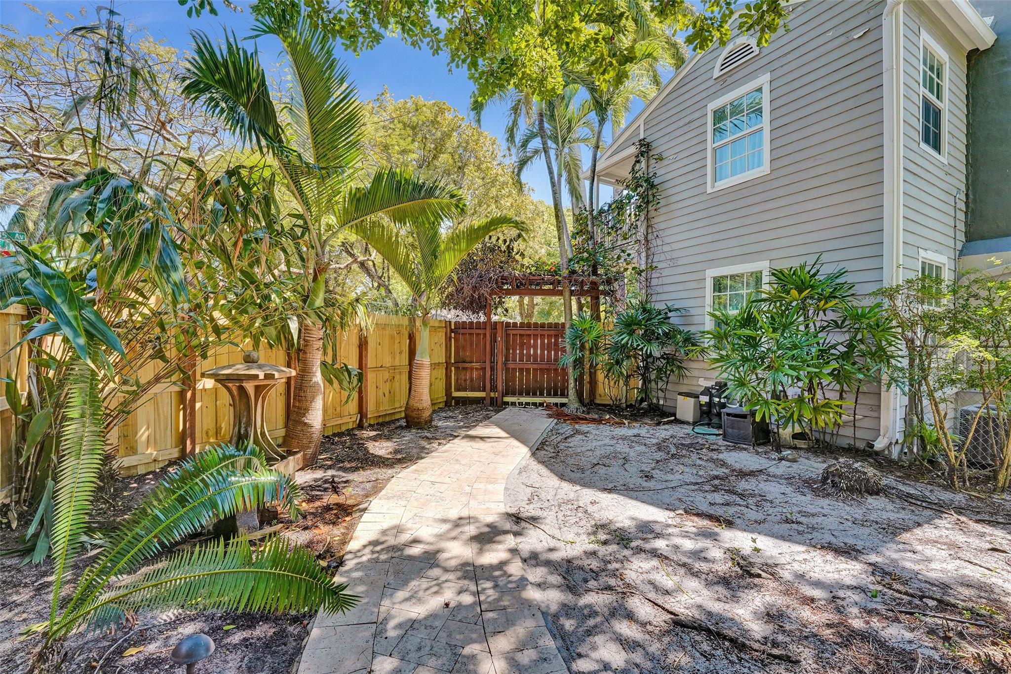 459 Ne 15th Ave Property Photo 11