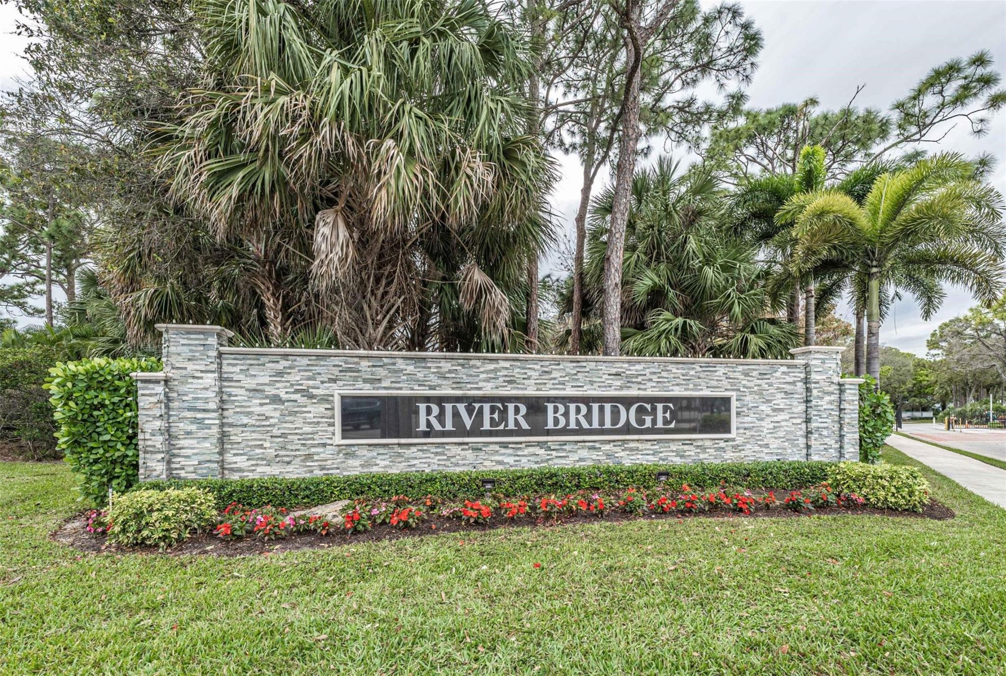 900 Crosswinds Dr D2 Property Photo 1