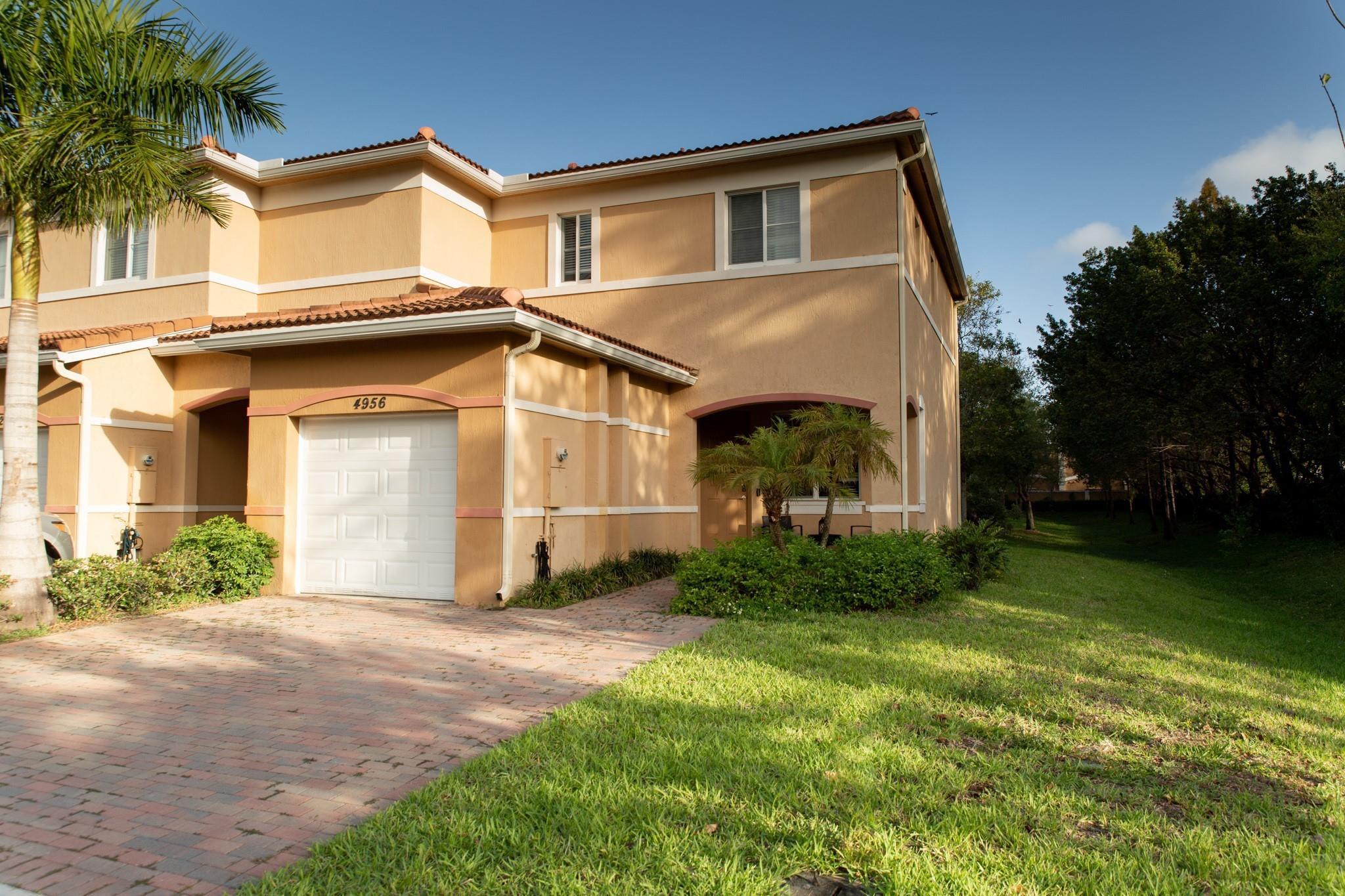 4956 SW 30th Ter 4956