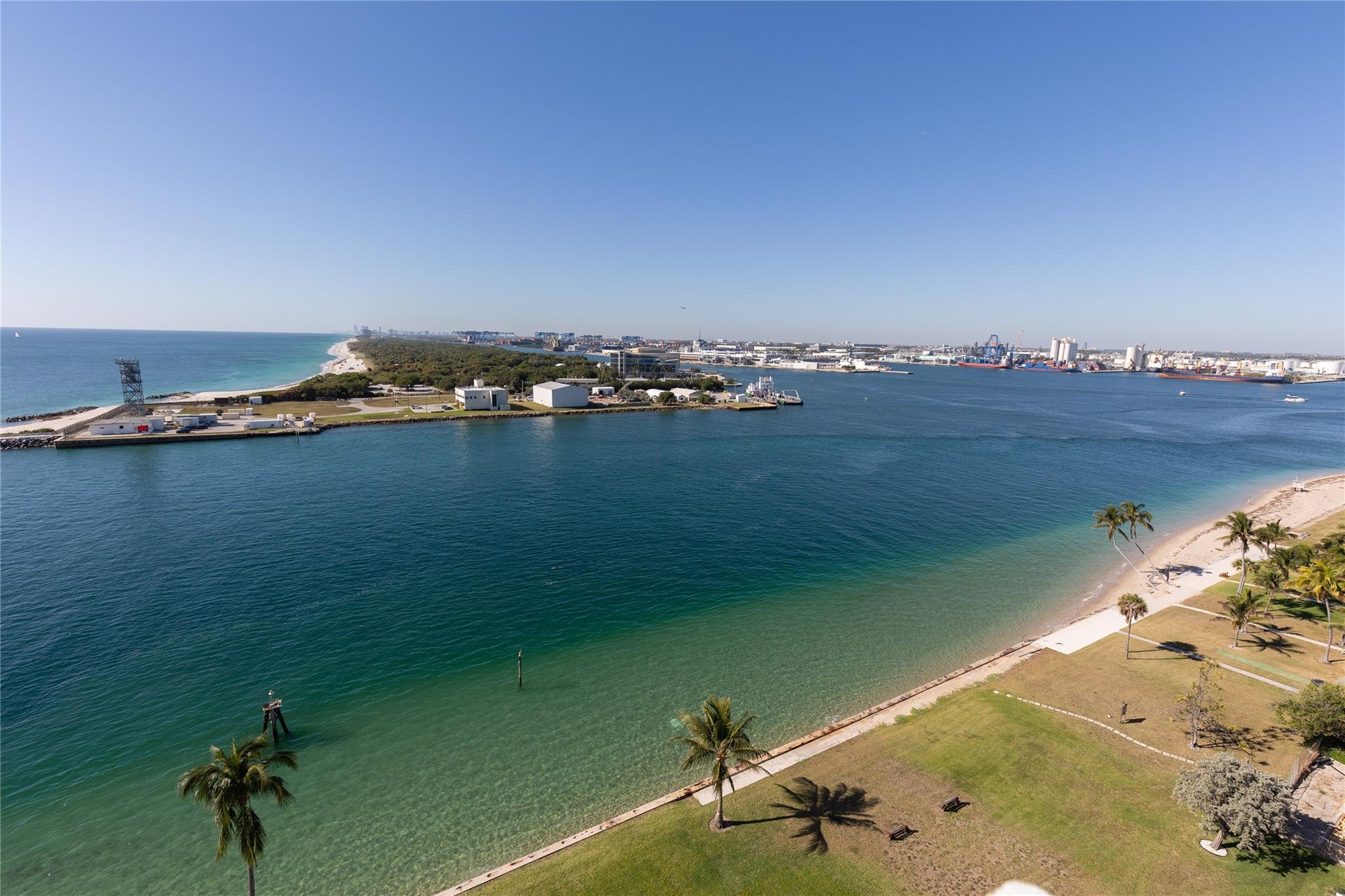2100 S Ocean Dr 15h Property Photo 6