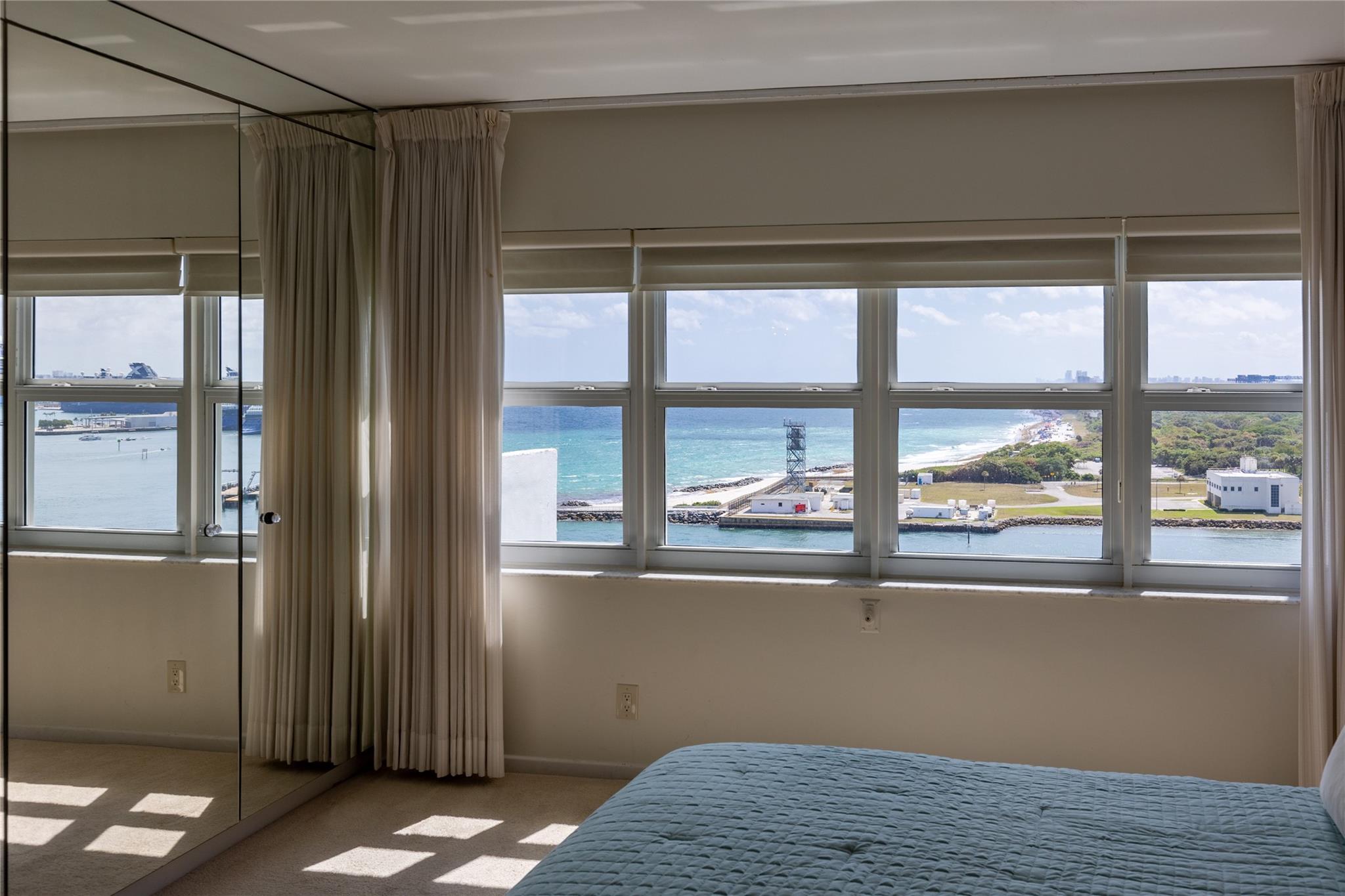 2100 S Ocean Dr 15h Property Photo 20