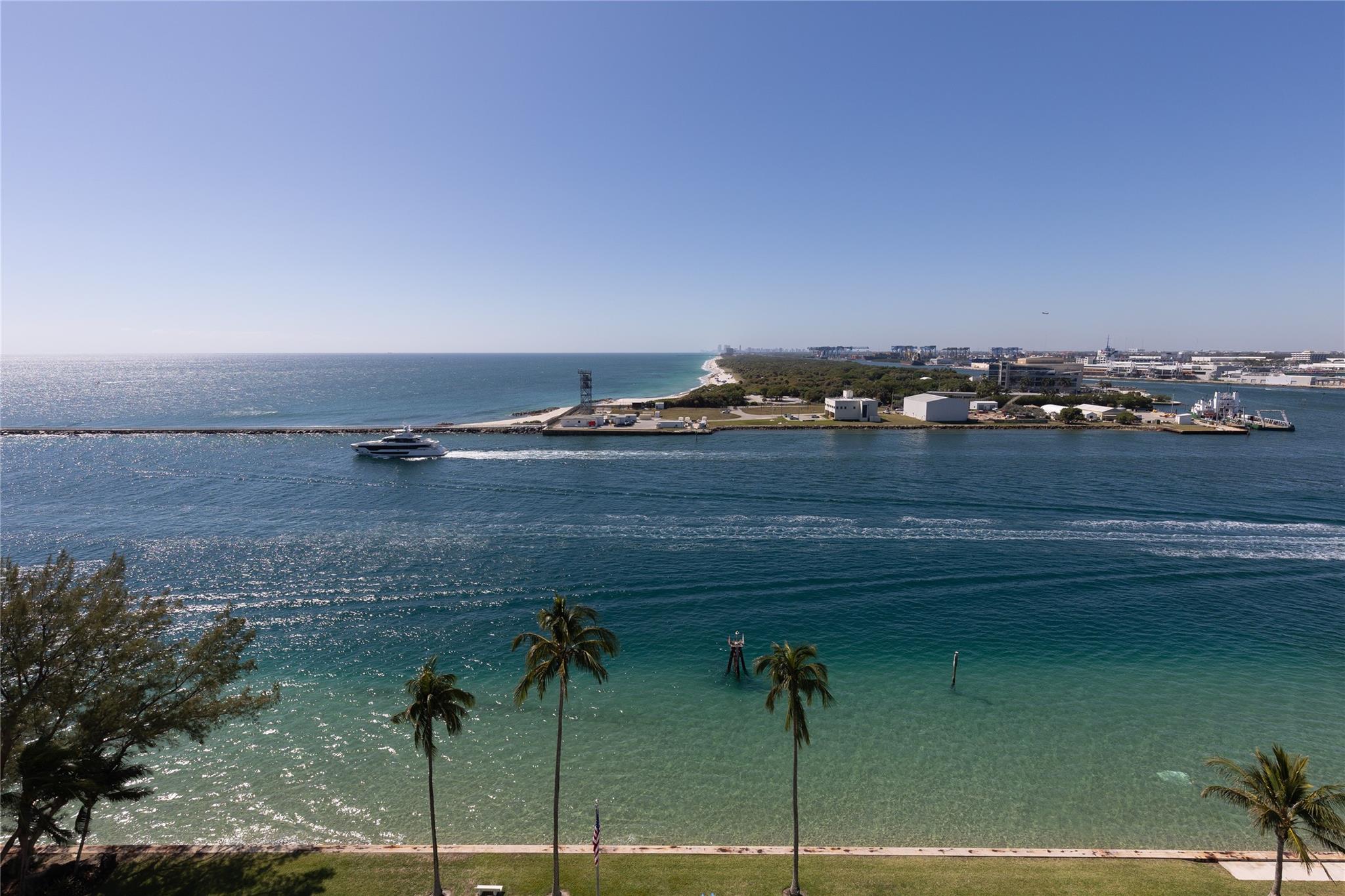 2100 S Ocean Dr 15h Property Photo 29