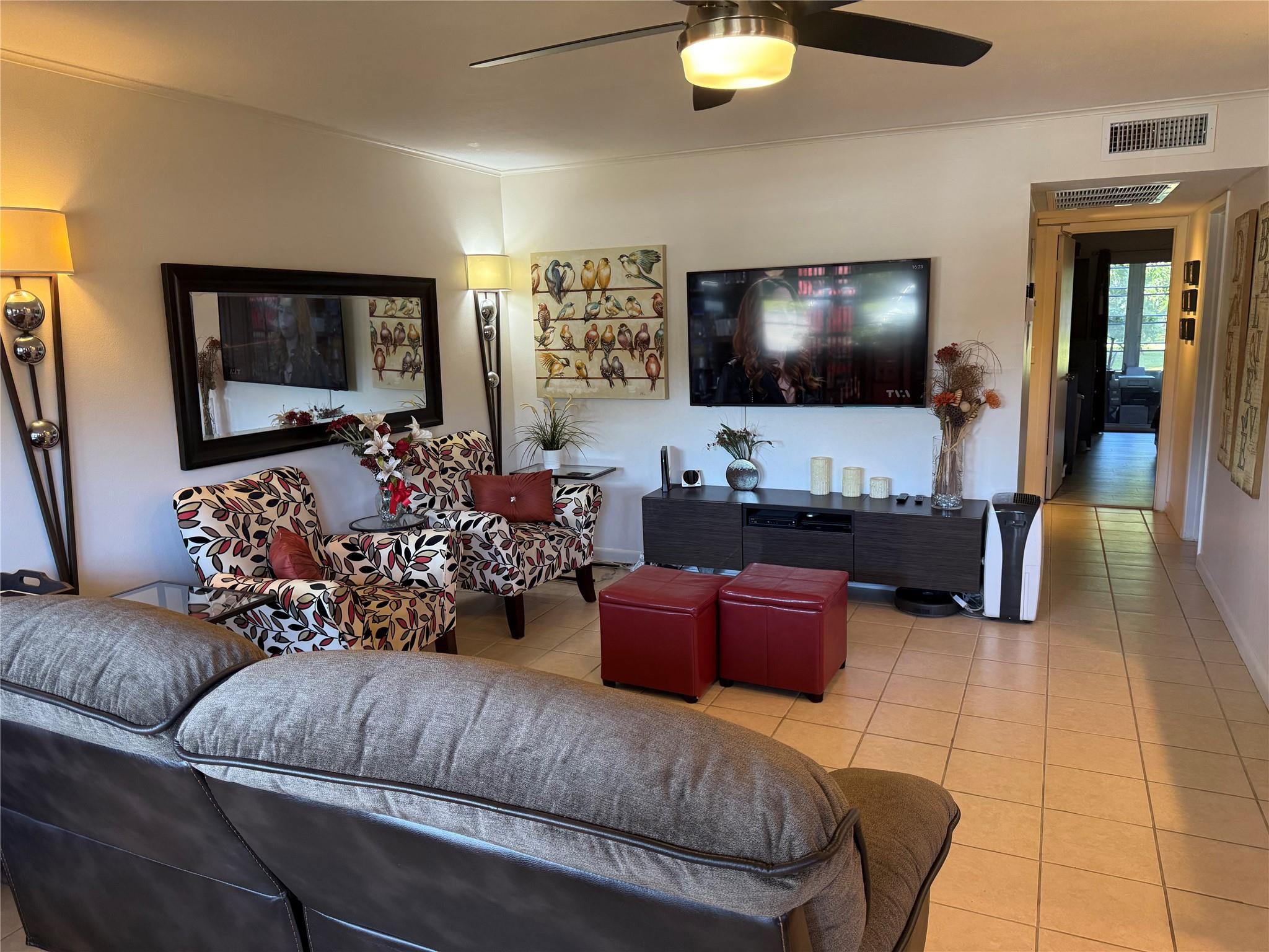 1066 Newport Q 1066 Property Photo 1