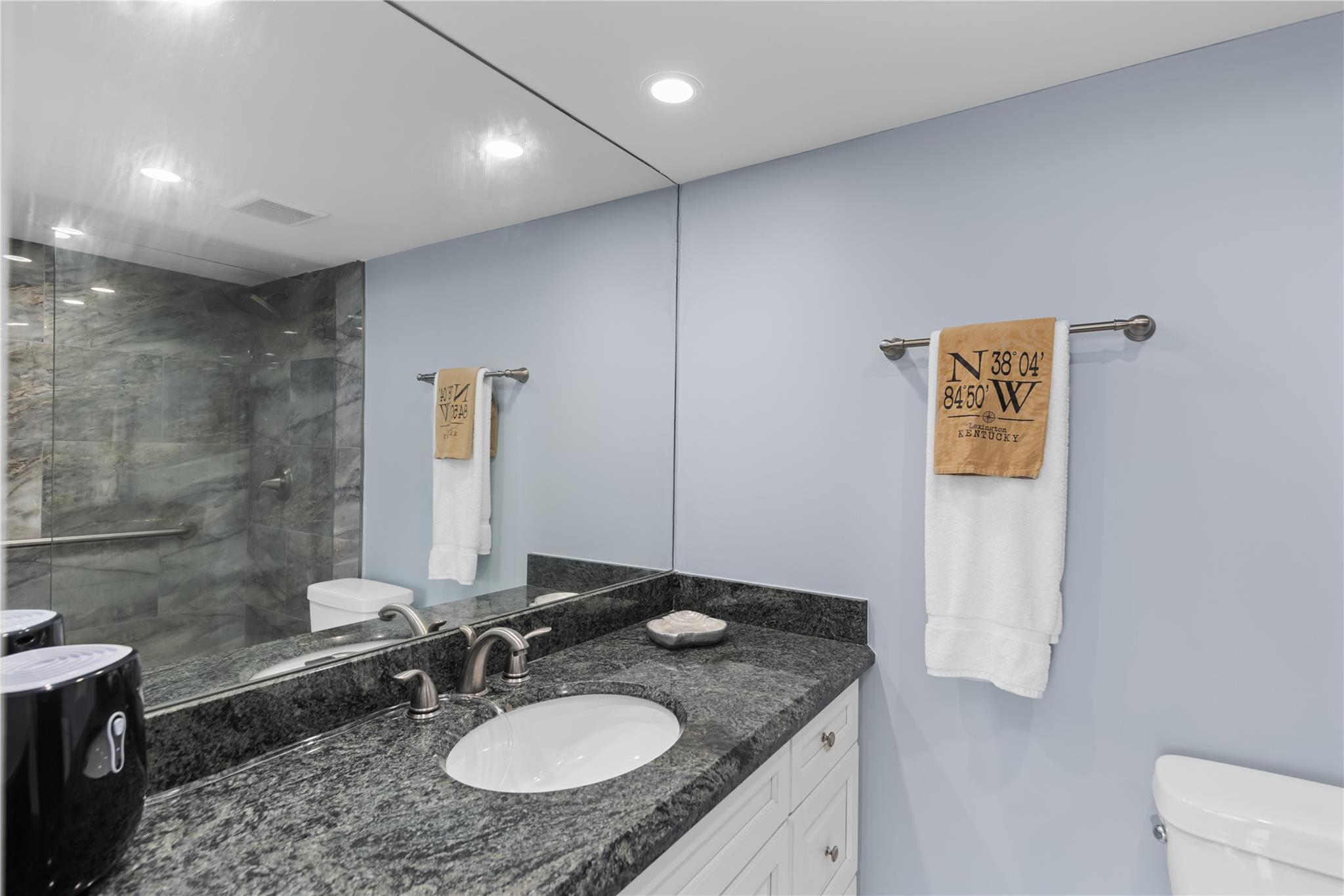 77 S Birch Rd 12c Property Photo 17