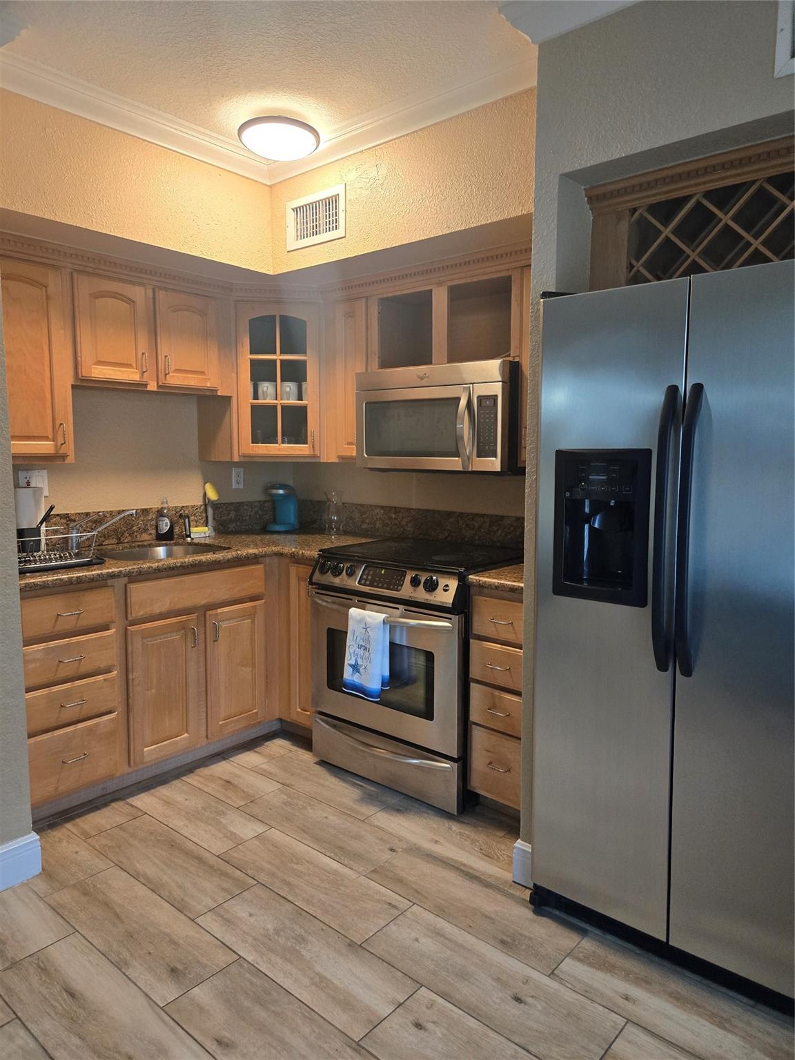 924 Se 2nd 11 Property Photo 2