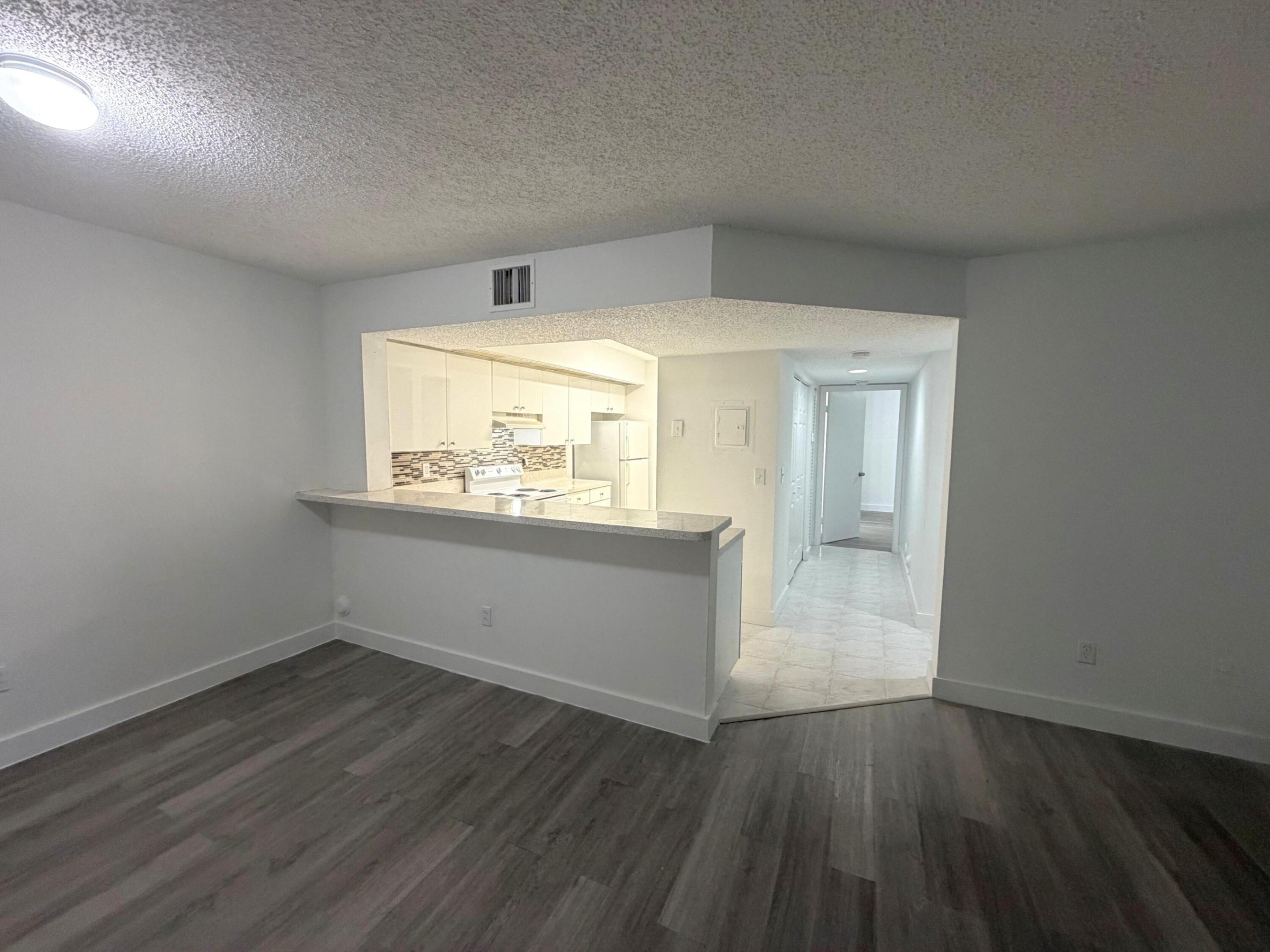 18860 Nw 57th Avenue 106 Property Photo 7