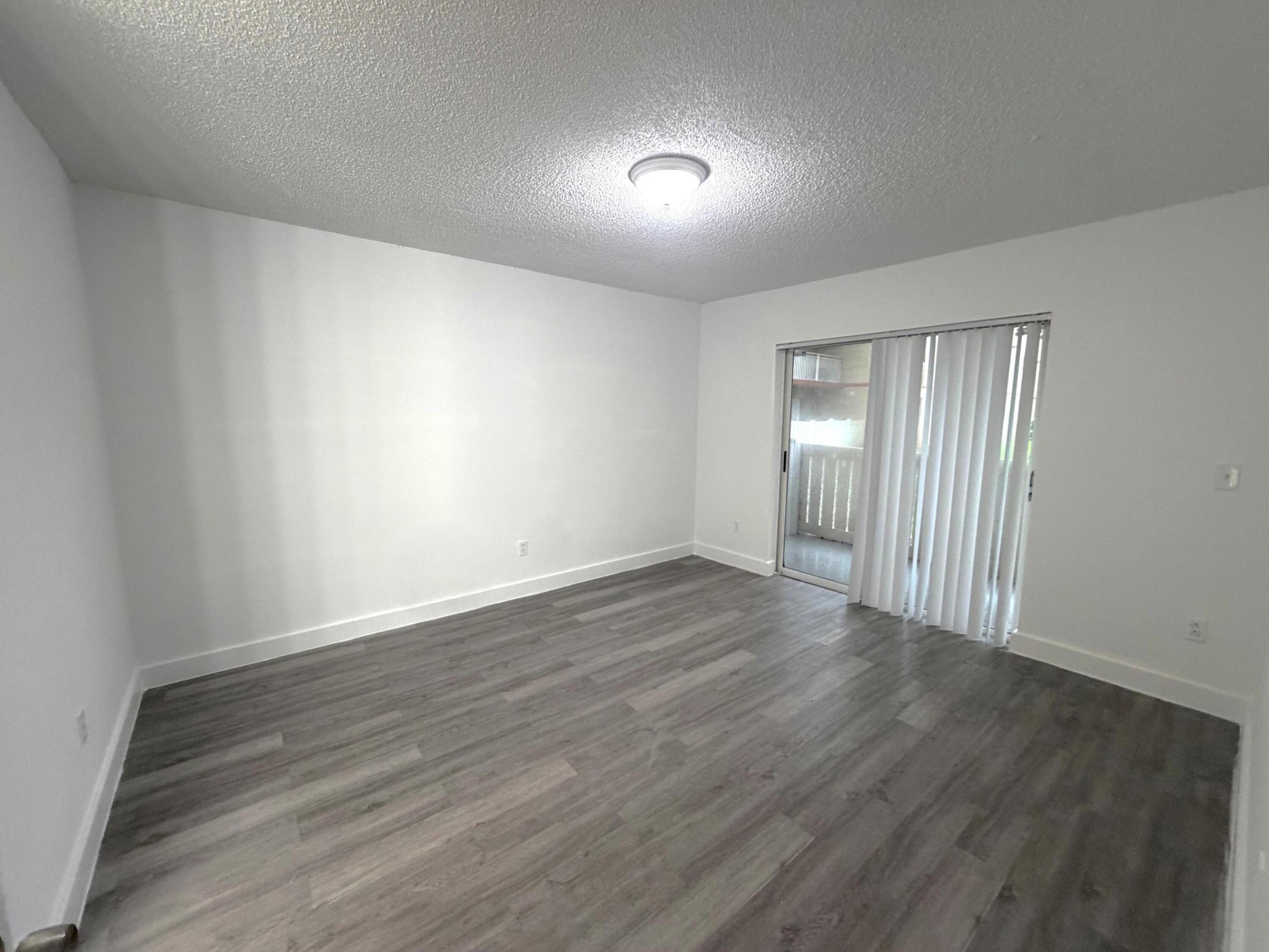 18860 Nw 57th Avenue 106 Property Photo 8