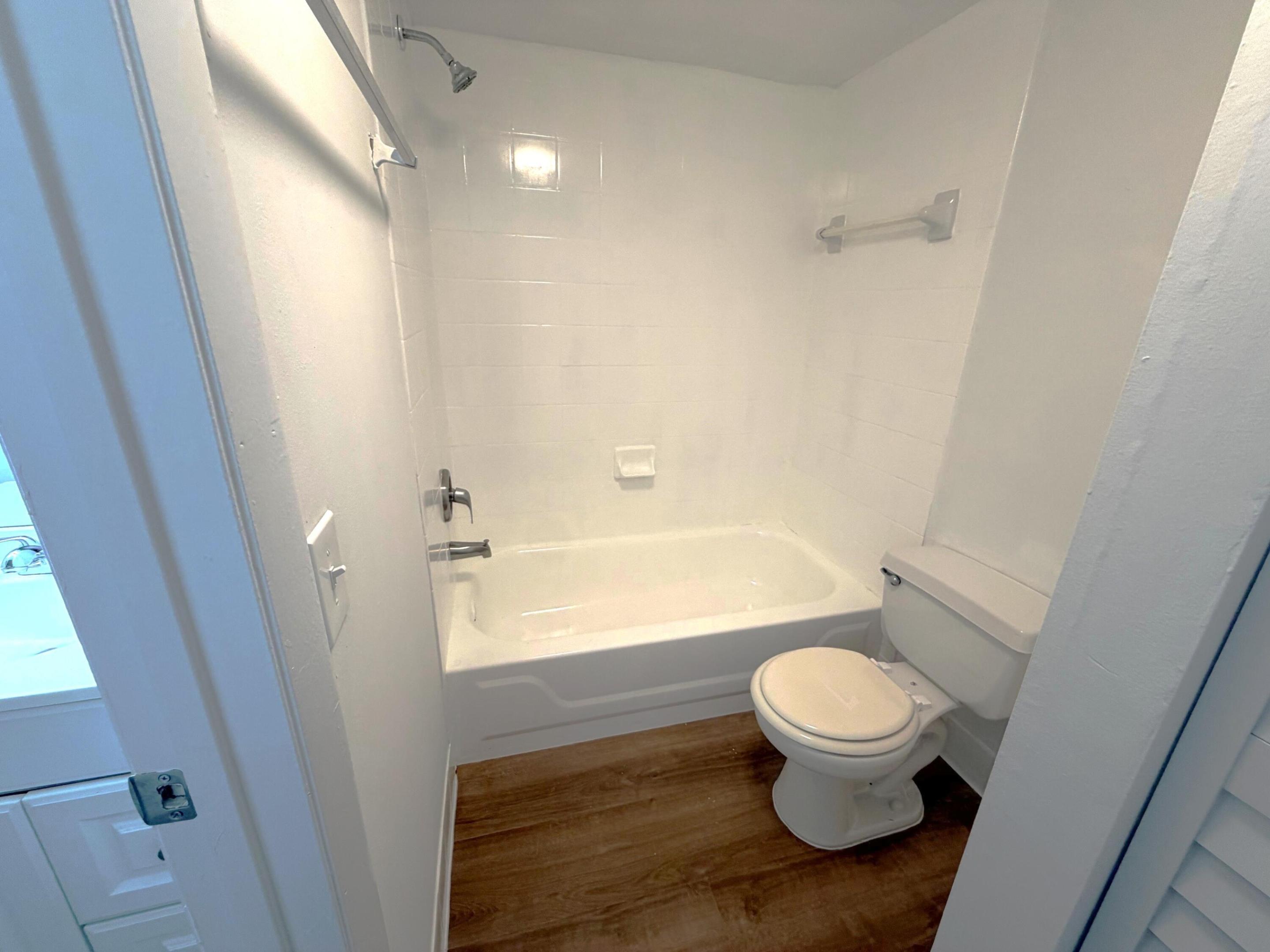 18860 Nw 57th Avenue 106 Property Photo 11