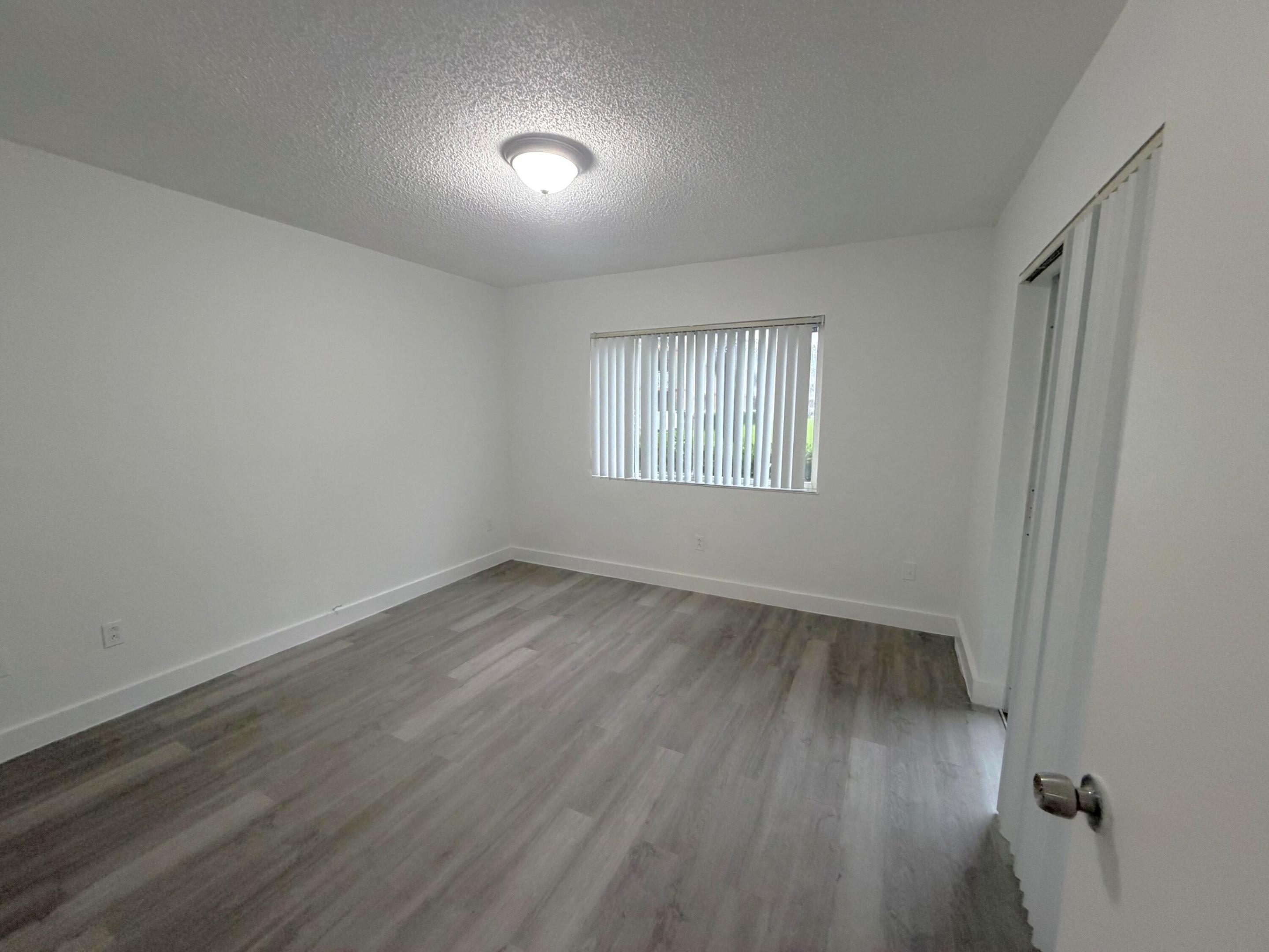 18860 Nw 57th Avenue 106 Property Photo 13