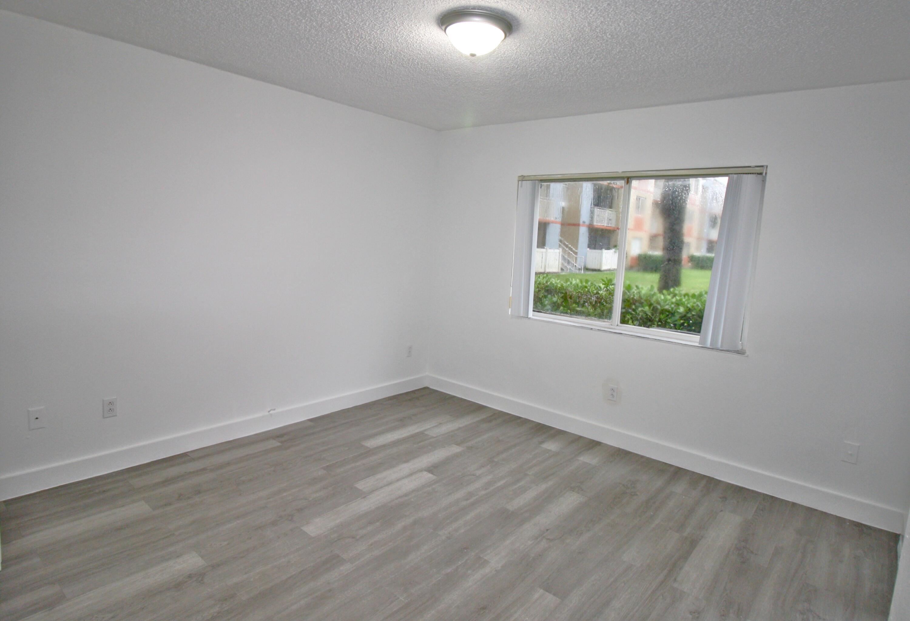 18860 Nw 57th Avenue 106 Property Photo 17