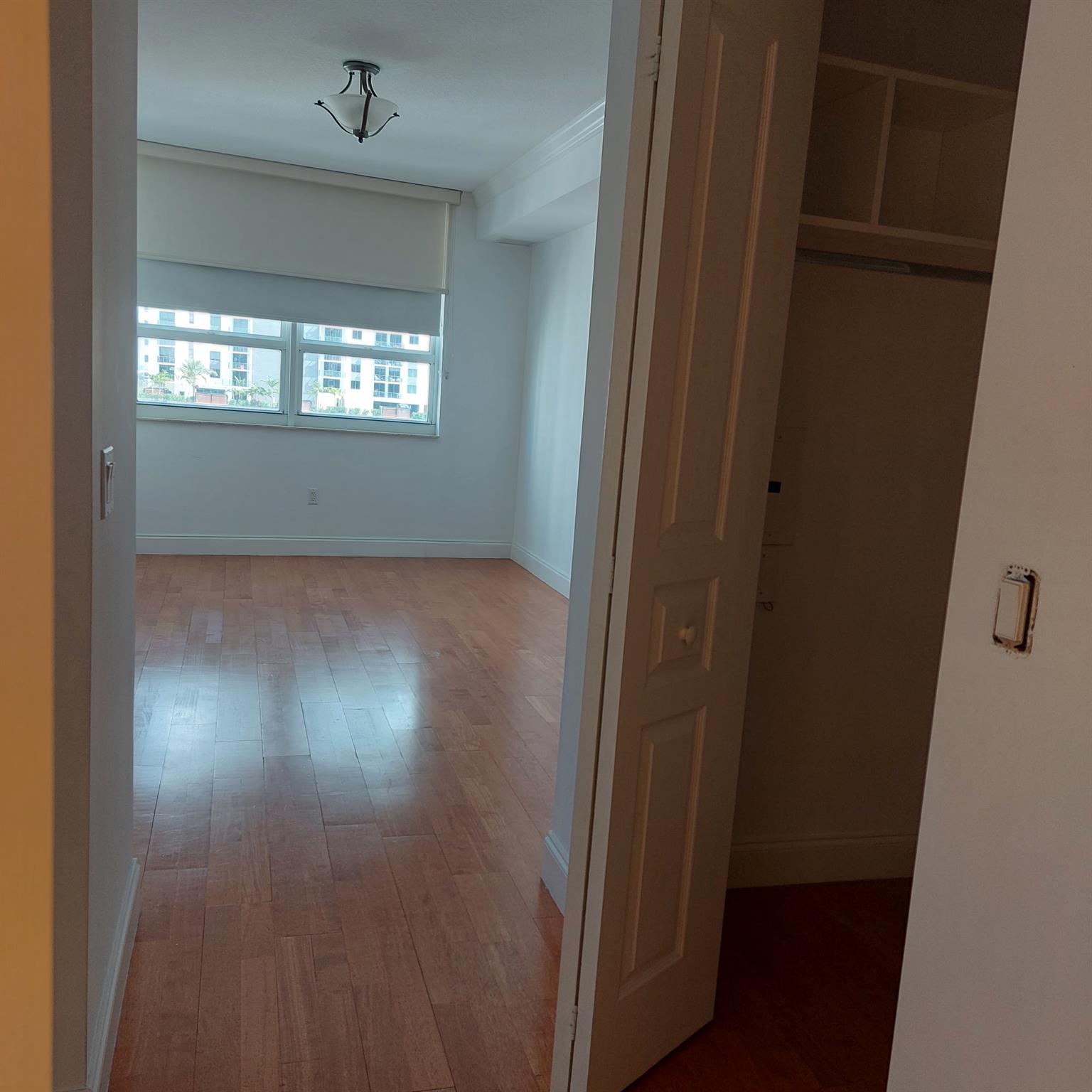 350 Se 2nd St 1260 Property Photo 6