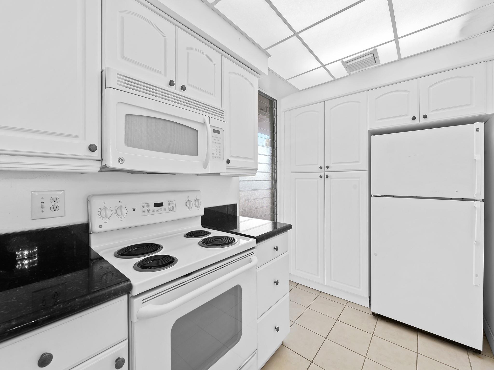 1900 S Ocean Dr 105 Property Photo 8