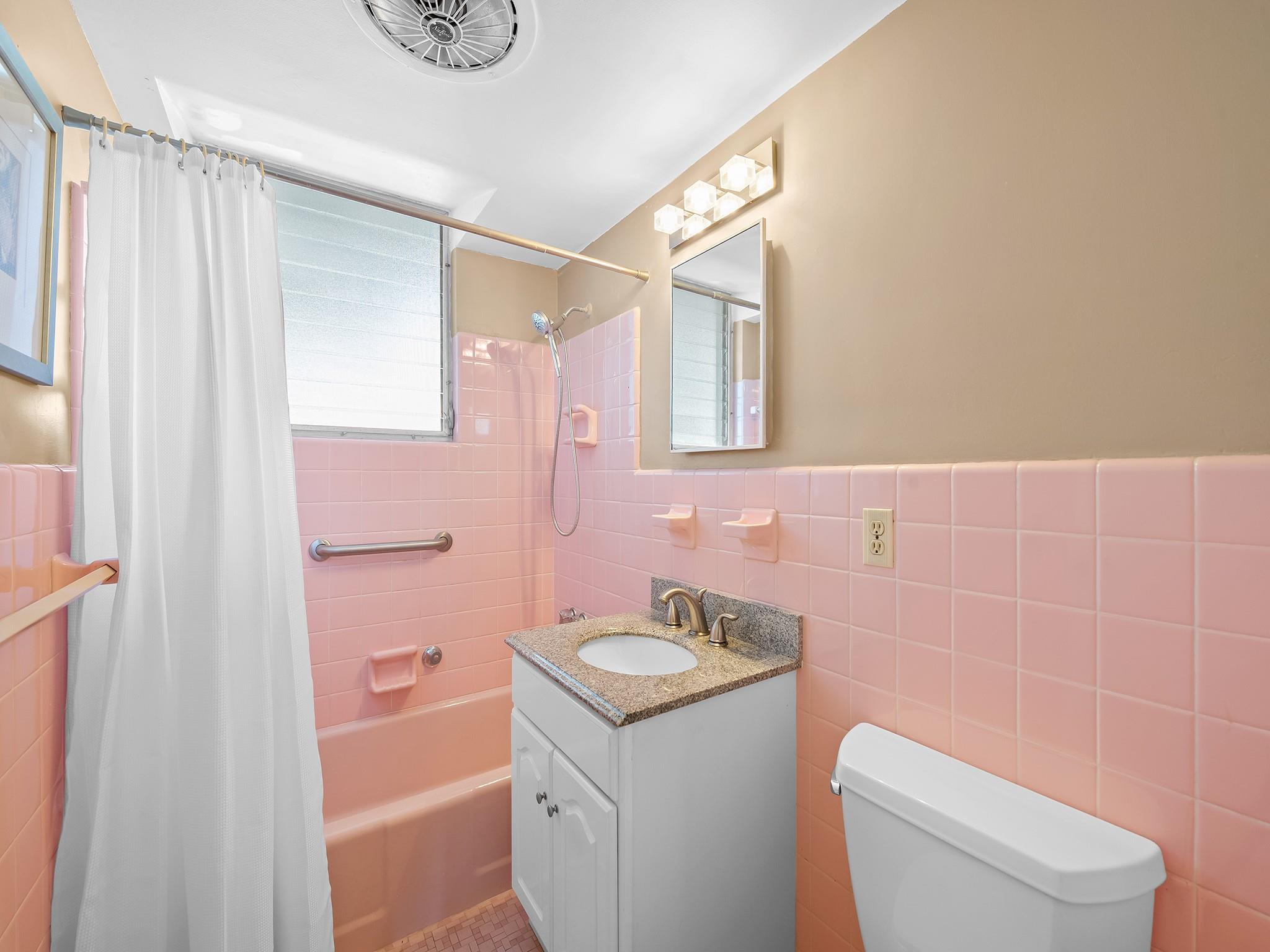 1900 S Ocean Dr 105 Property Photo 11