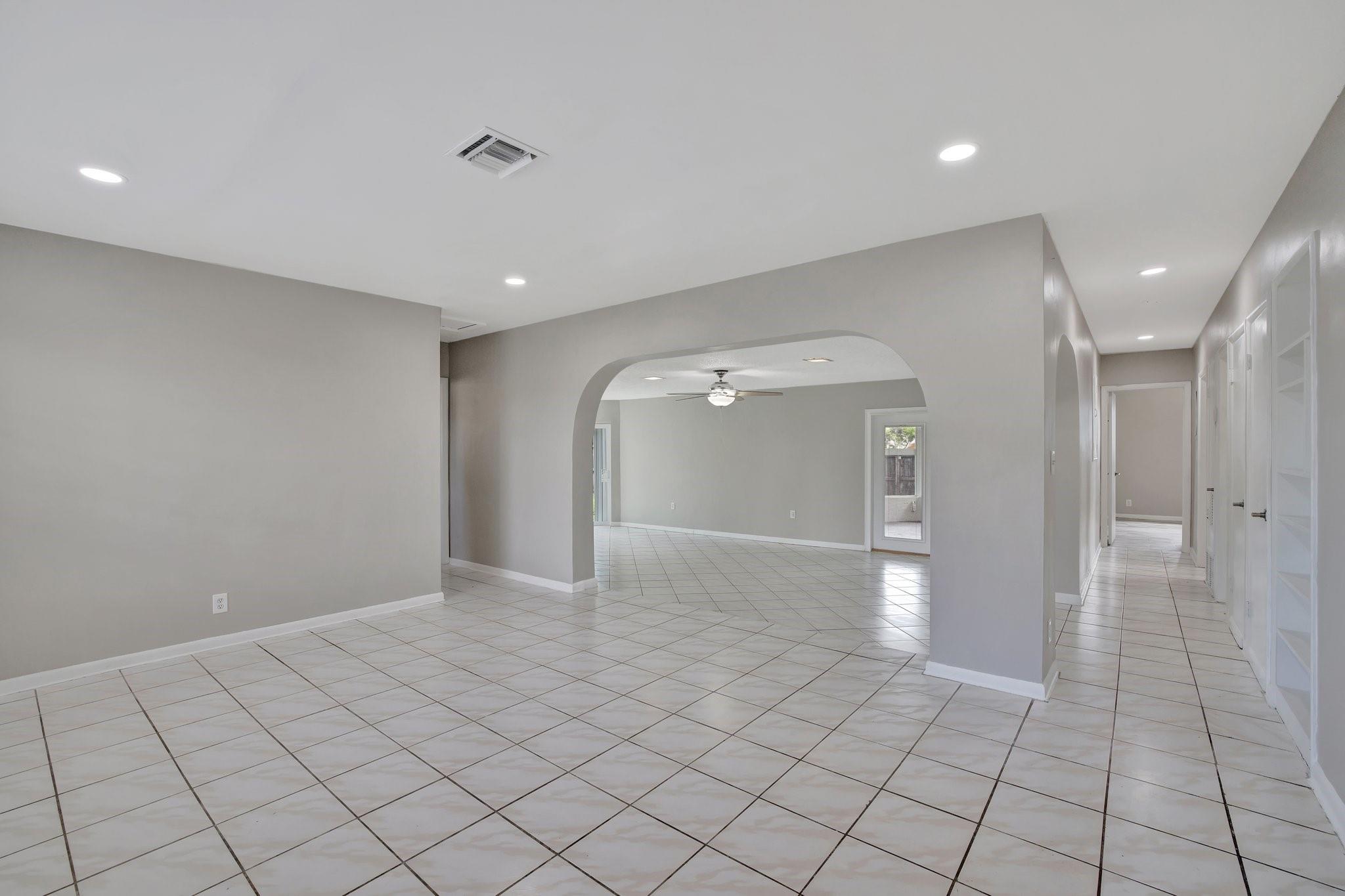 2730 Sw 17th St Property Photo 2