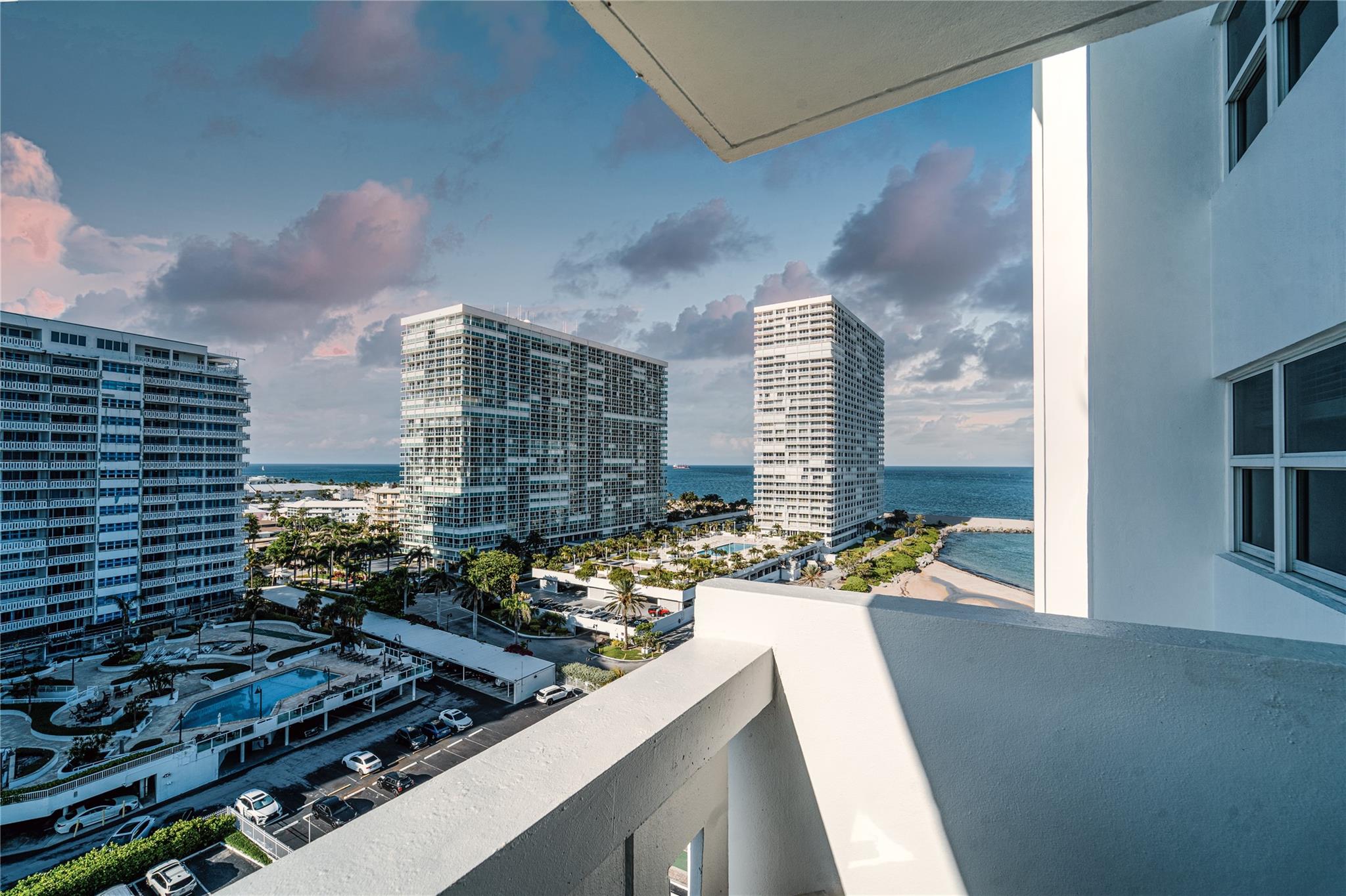 2100 S Ocean Dr 11b Property Photo 3
