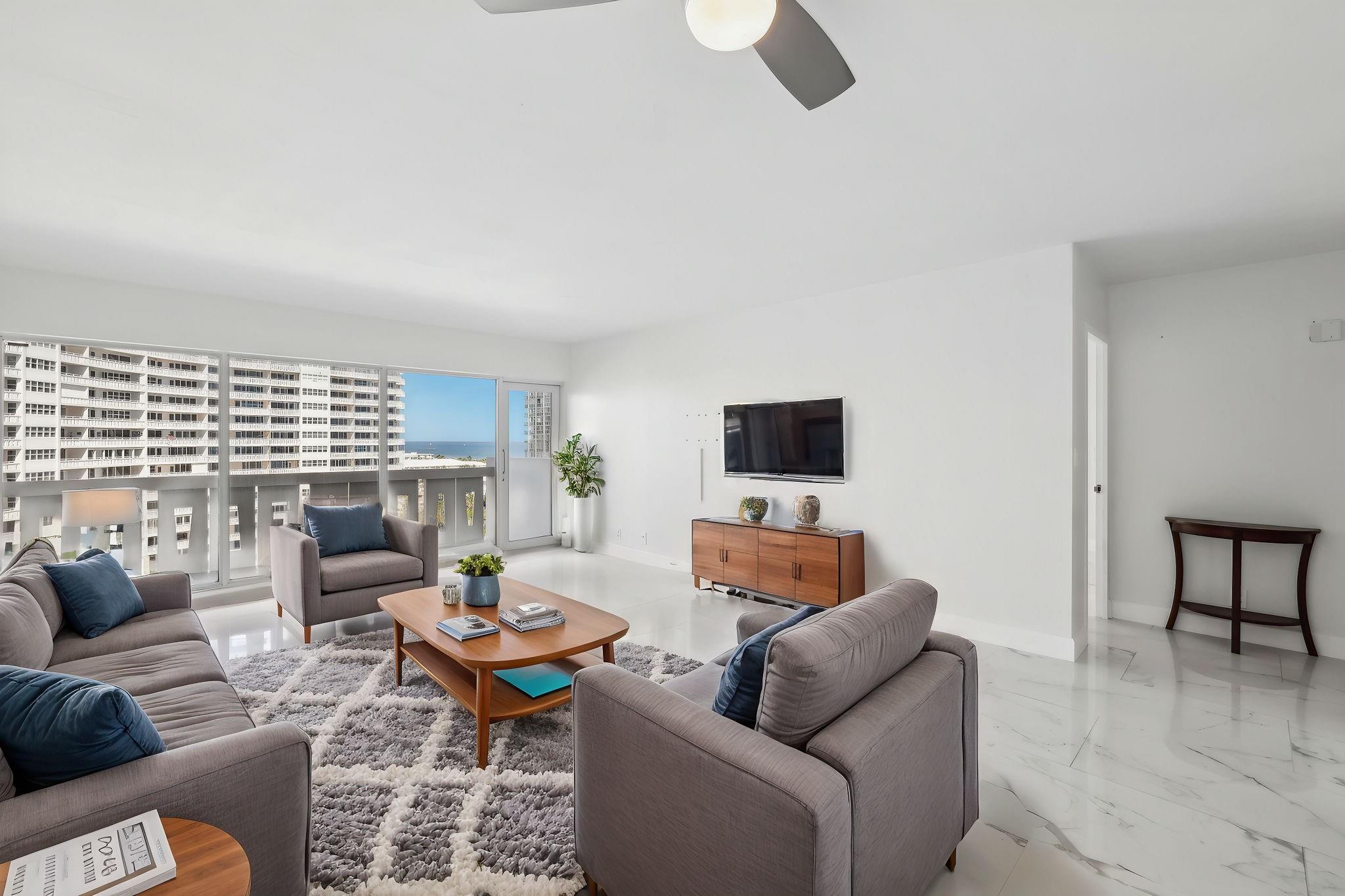 2100 S Ocean Dr 11b Property Photo 4