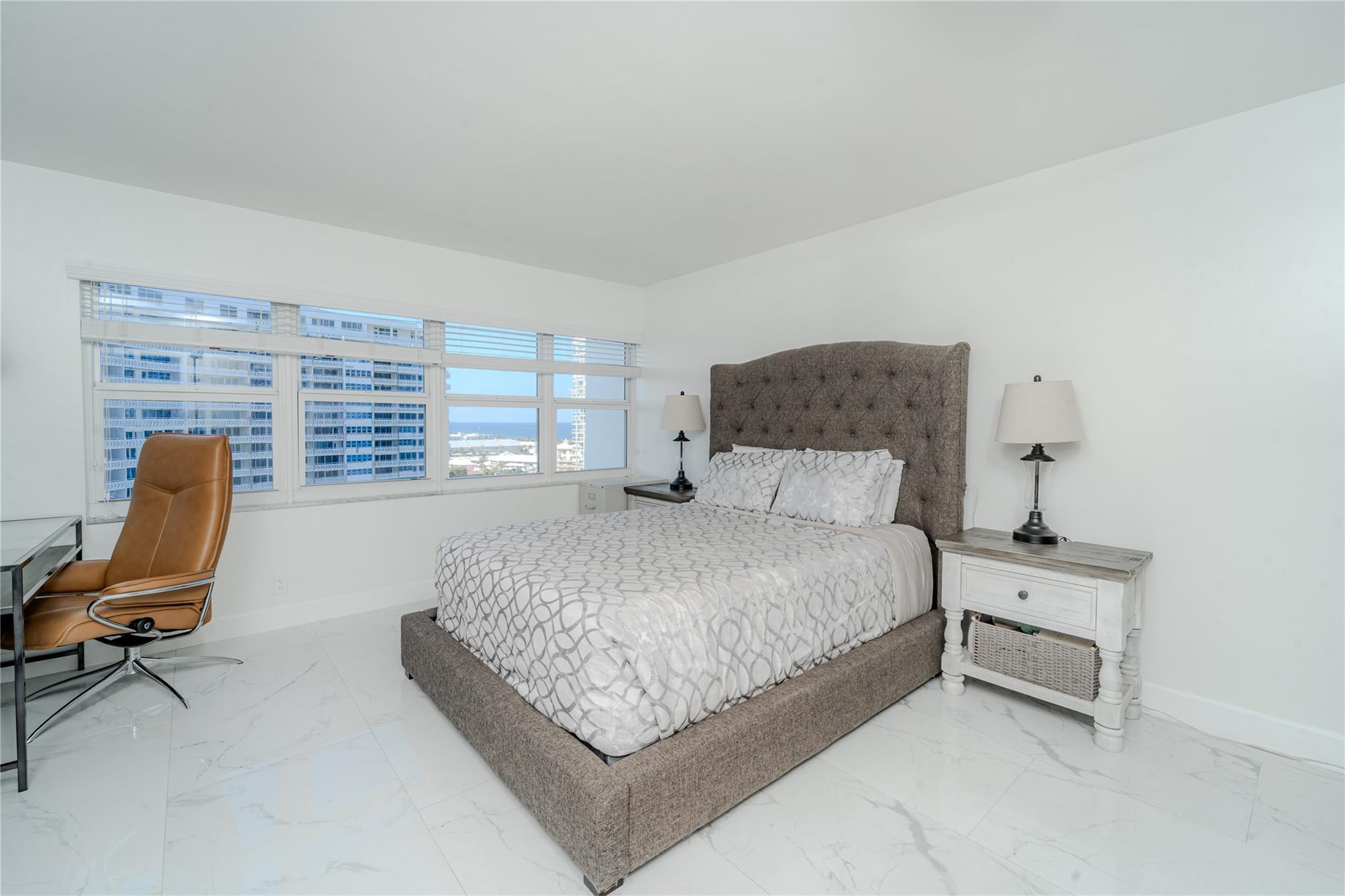 2100 S Ocean Dr 11b Property Photo 6