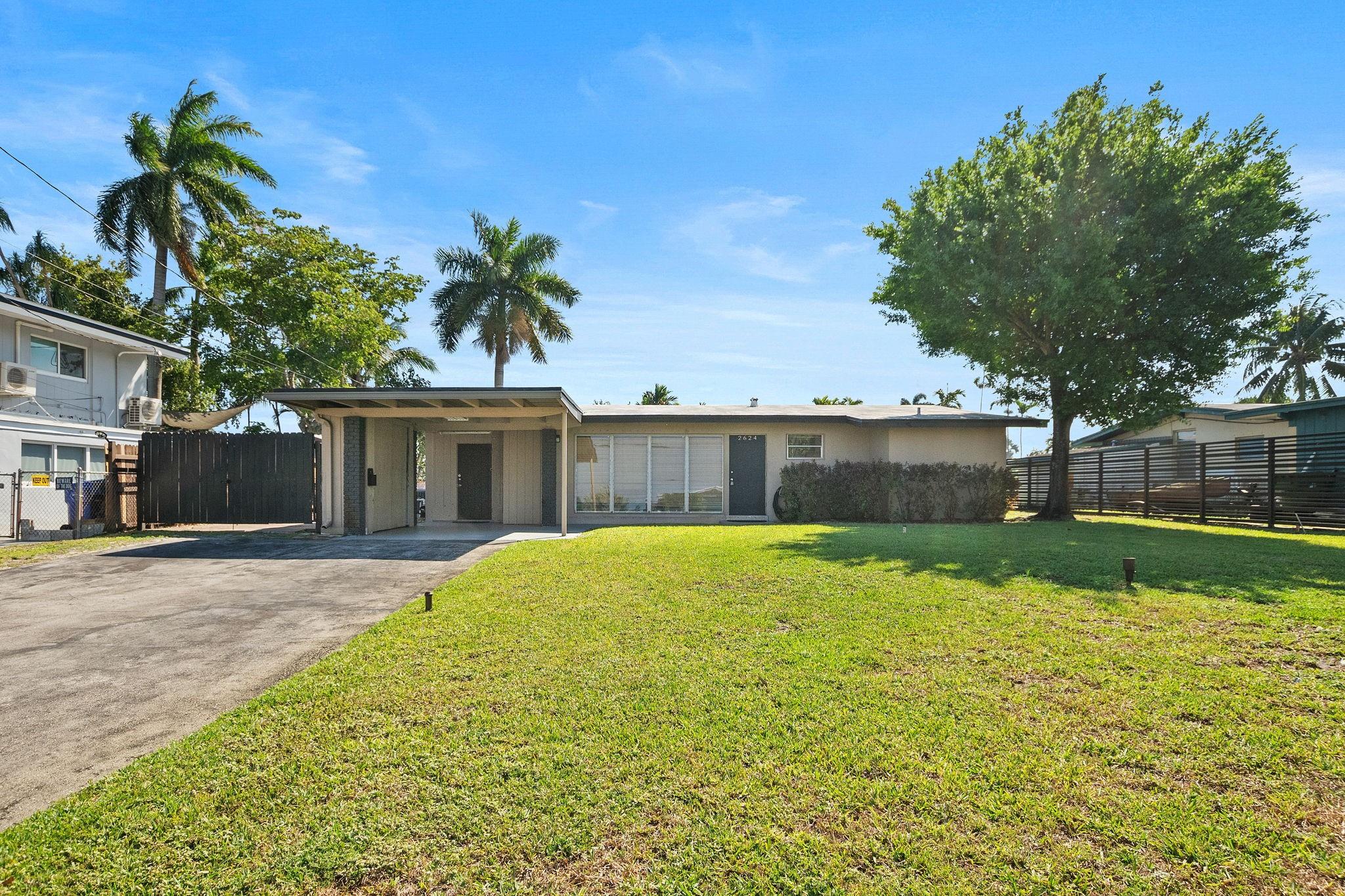 2624 Okeechobee Ln Property Photo 3