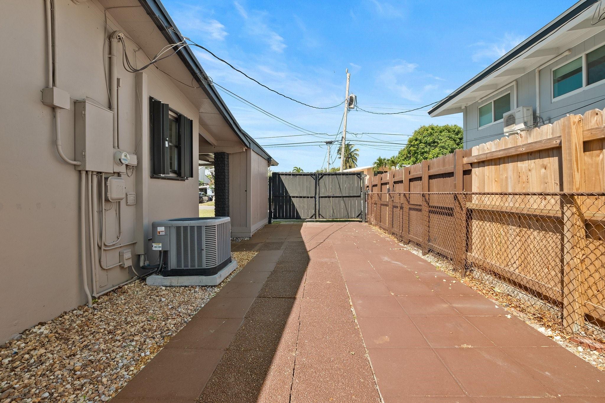 2624 Okeechobee Ln Property Photo 10