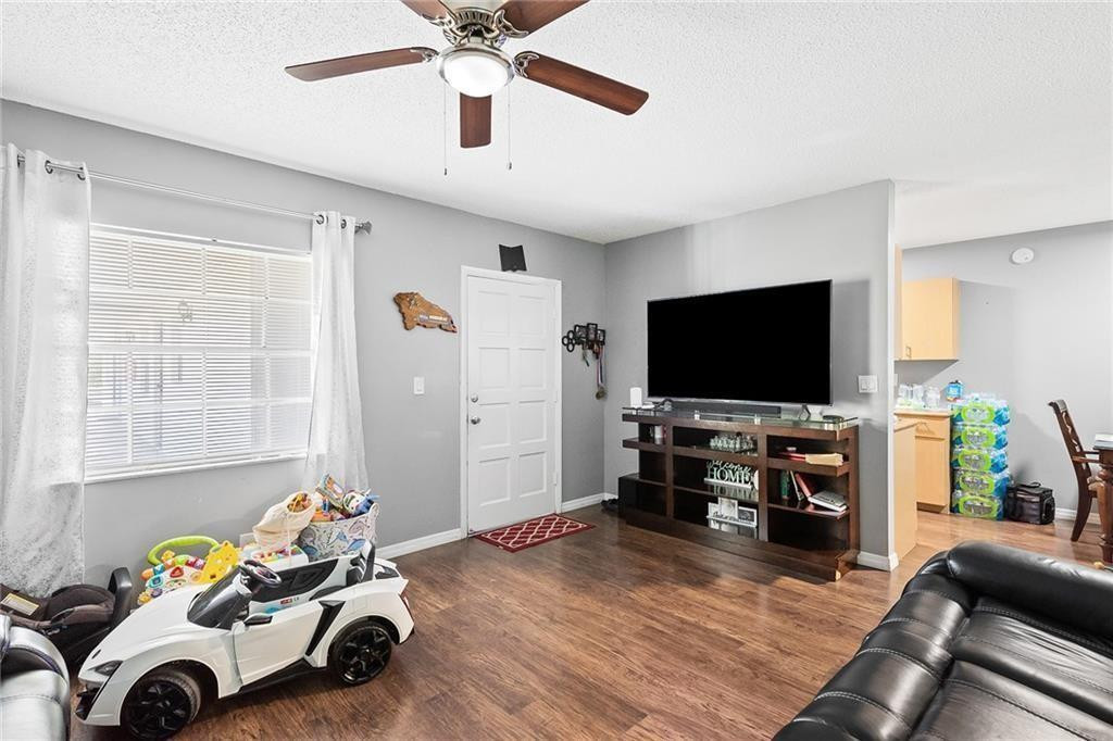 4140 Woodside Drive 205 Property Photo 4