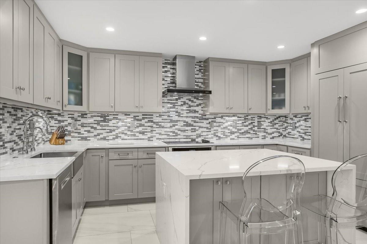 19 Hendricks Isle 101 Property Photo 19