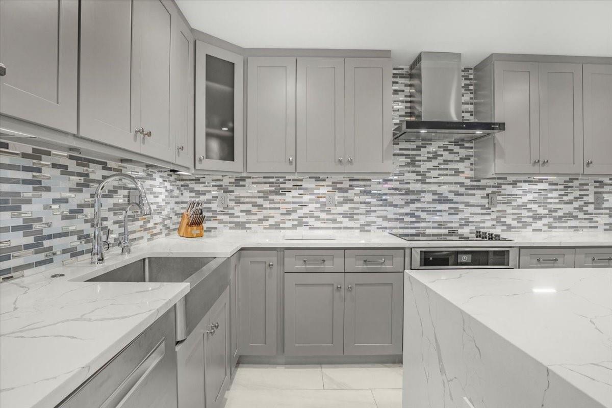 19 Hendricks Isle 101 Property Photo 21
