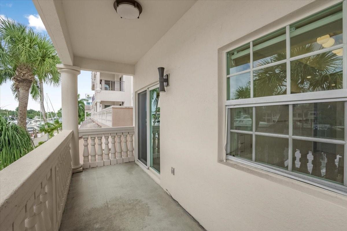 19 Hendricks Isle 101 Property Photo 46