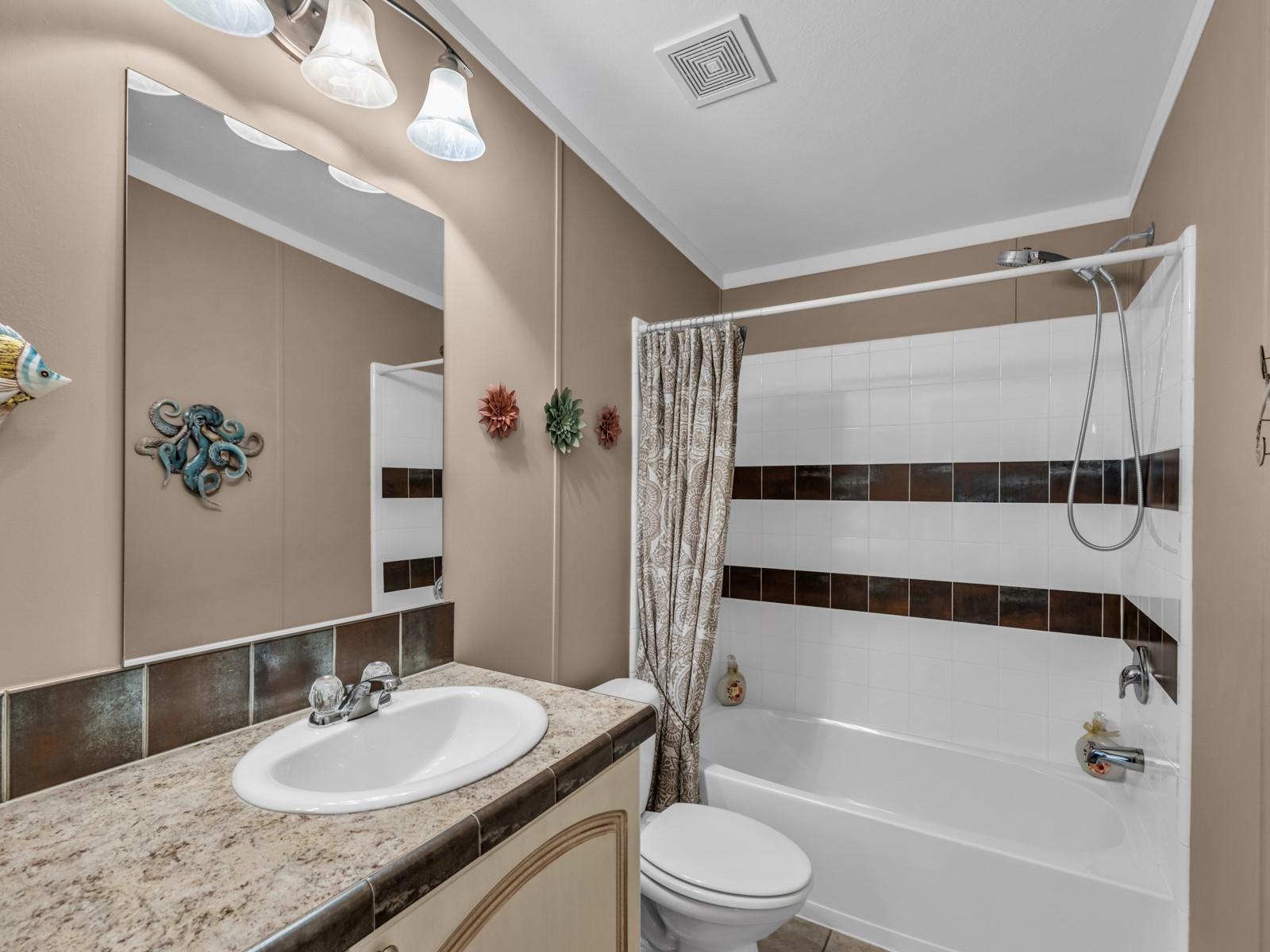 5420 Lagoon Dr Property Photo 22