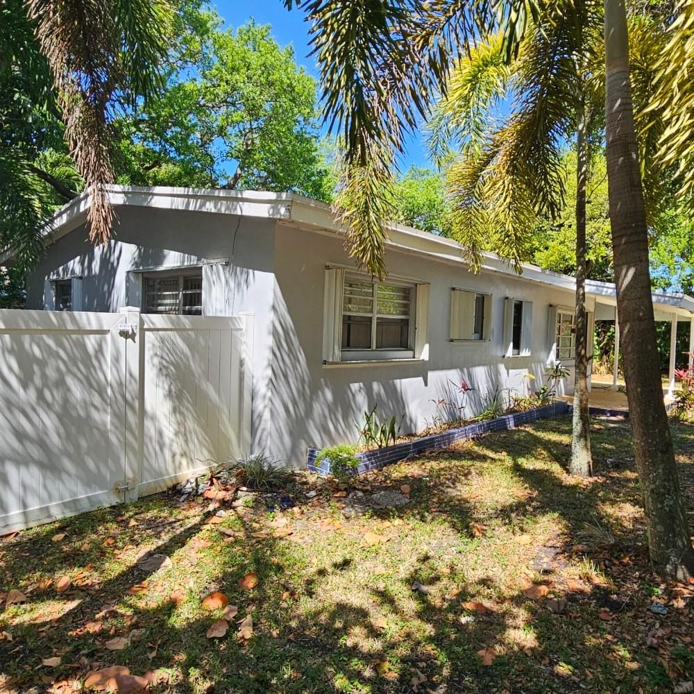 1425 Sw 19th Ave Property Photo 1
