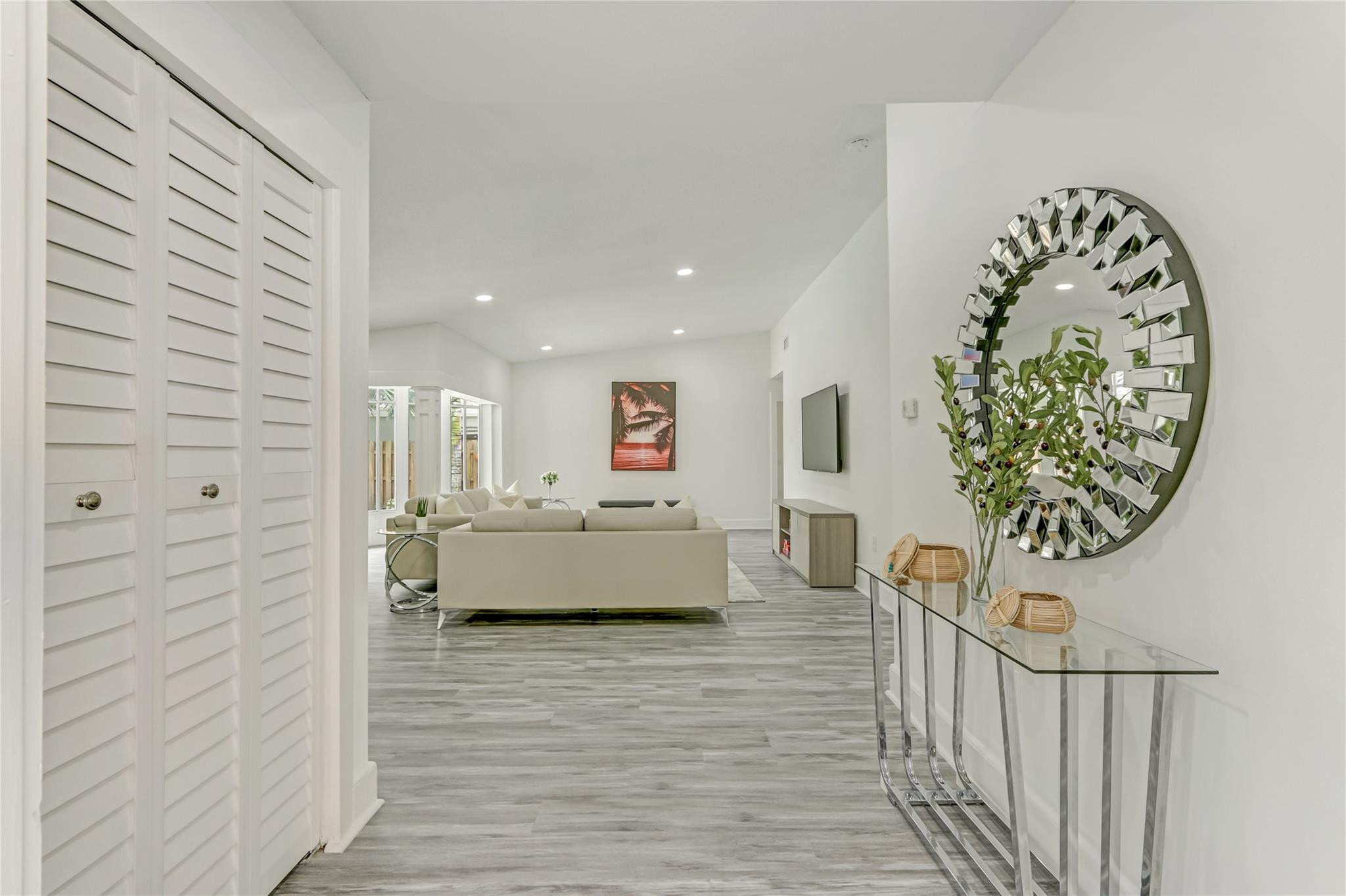 16643 Redwood Way Property Photo 1