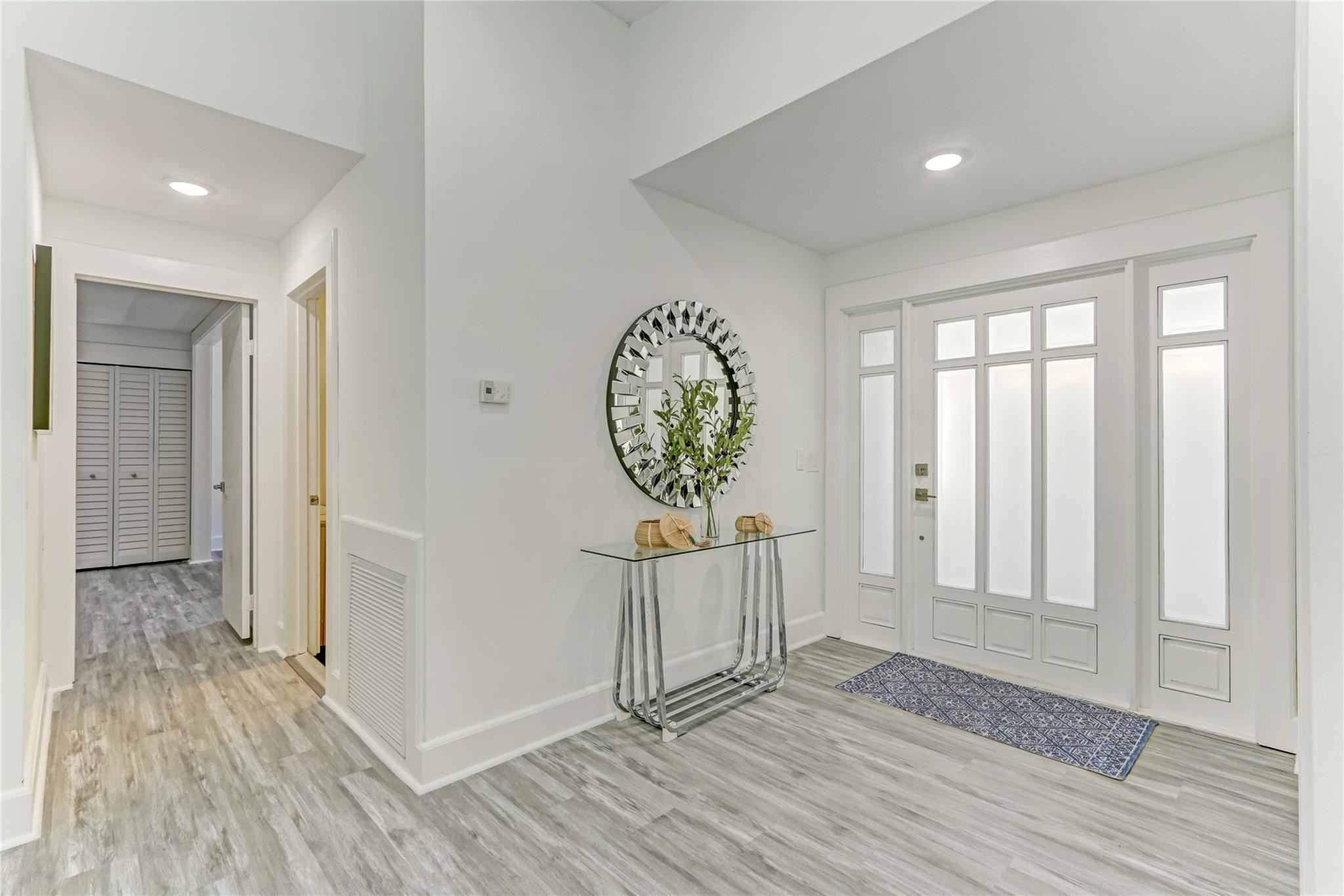 16643 Redwood Way Property Photo 2