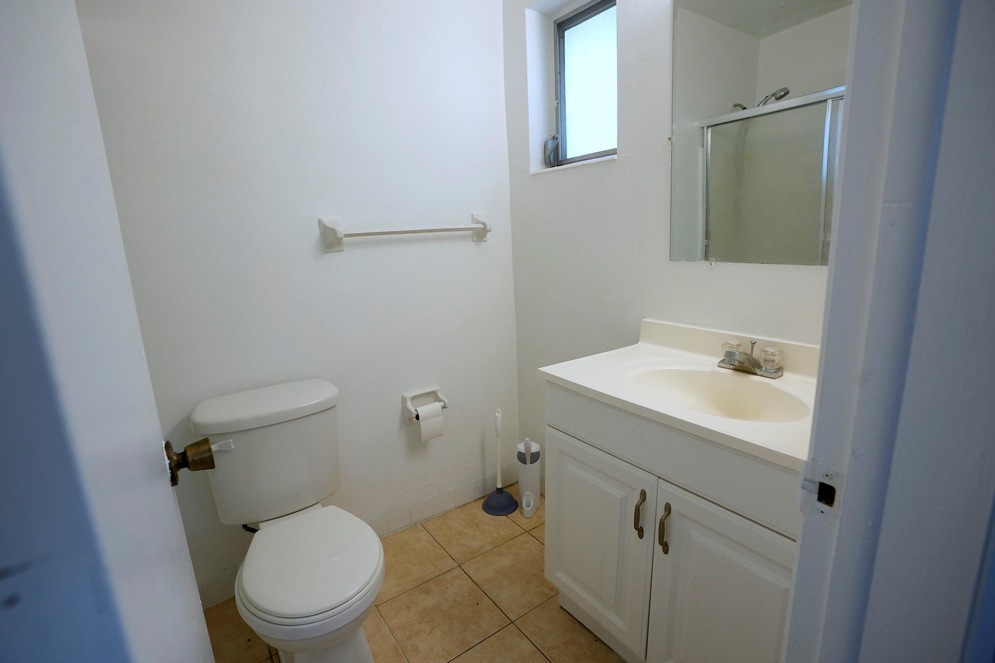 711 Se 15th St 1 Property Photo 17